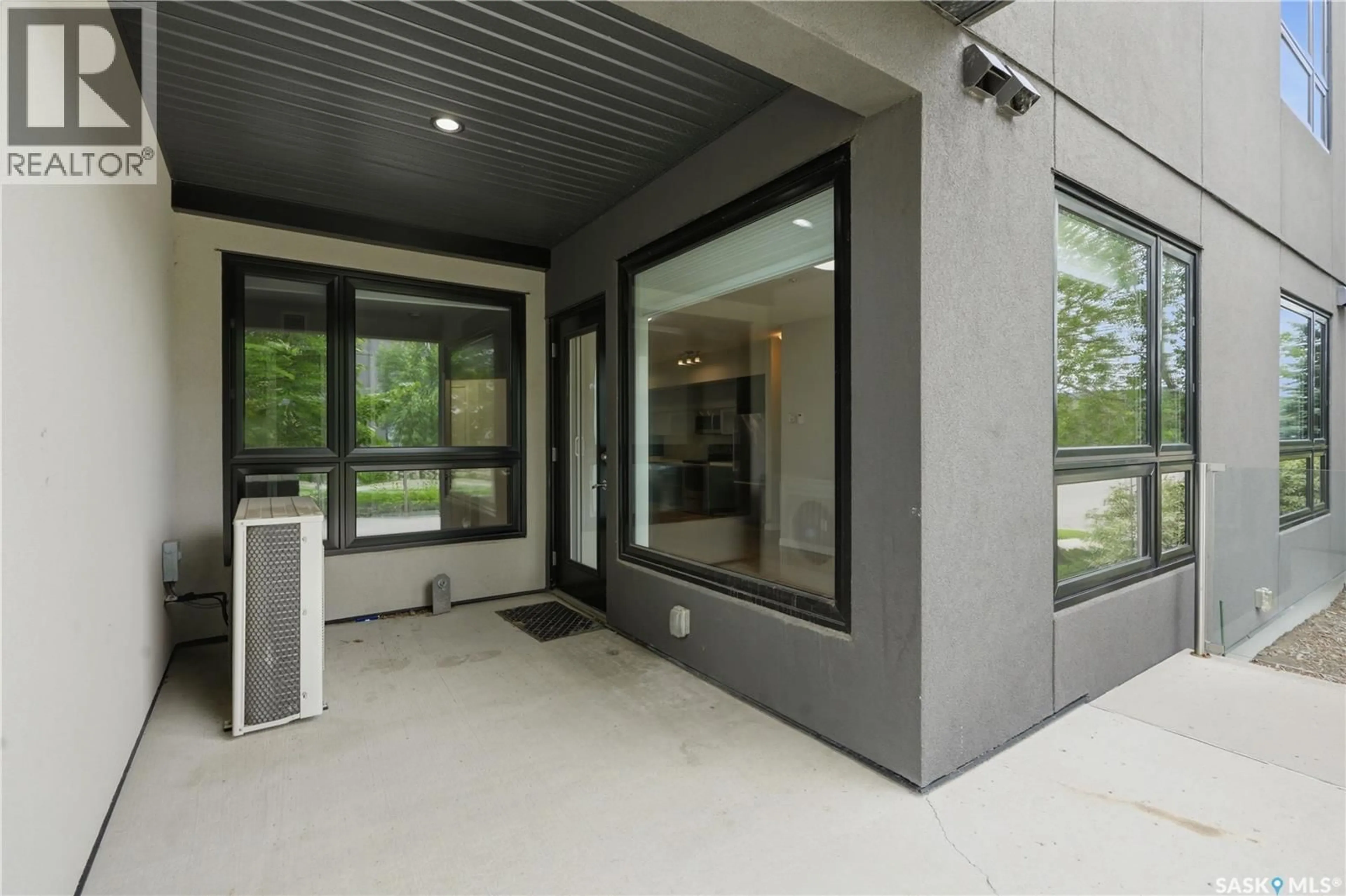 Indoor foyer for 119 235 EVERGREEN SQUARE, Saskatoon Saskatchewan S7W0P9