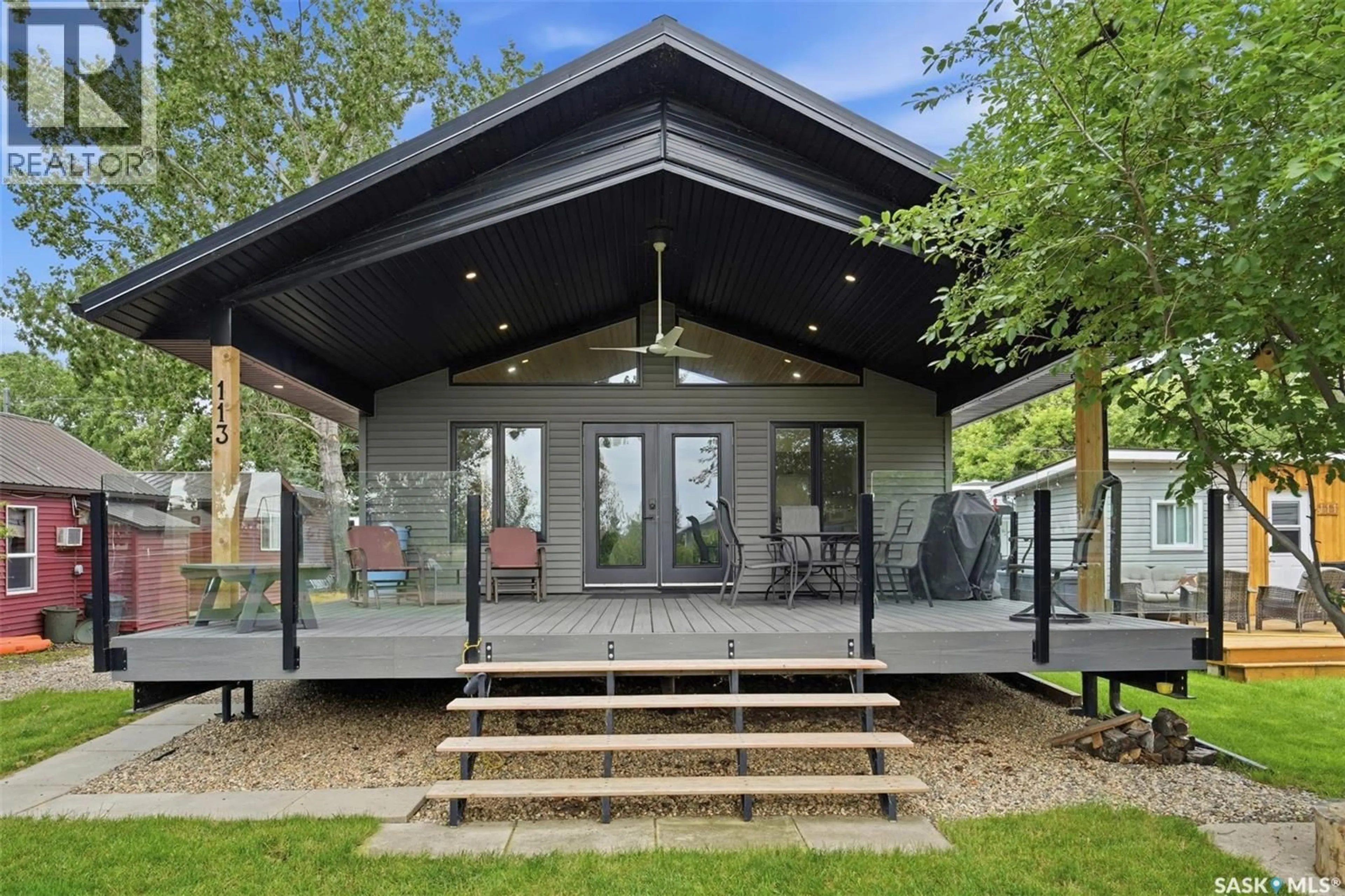 Patio, unknown for 113 4TH STREET, Etters Beach Saskatchewan S0G2J0
