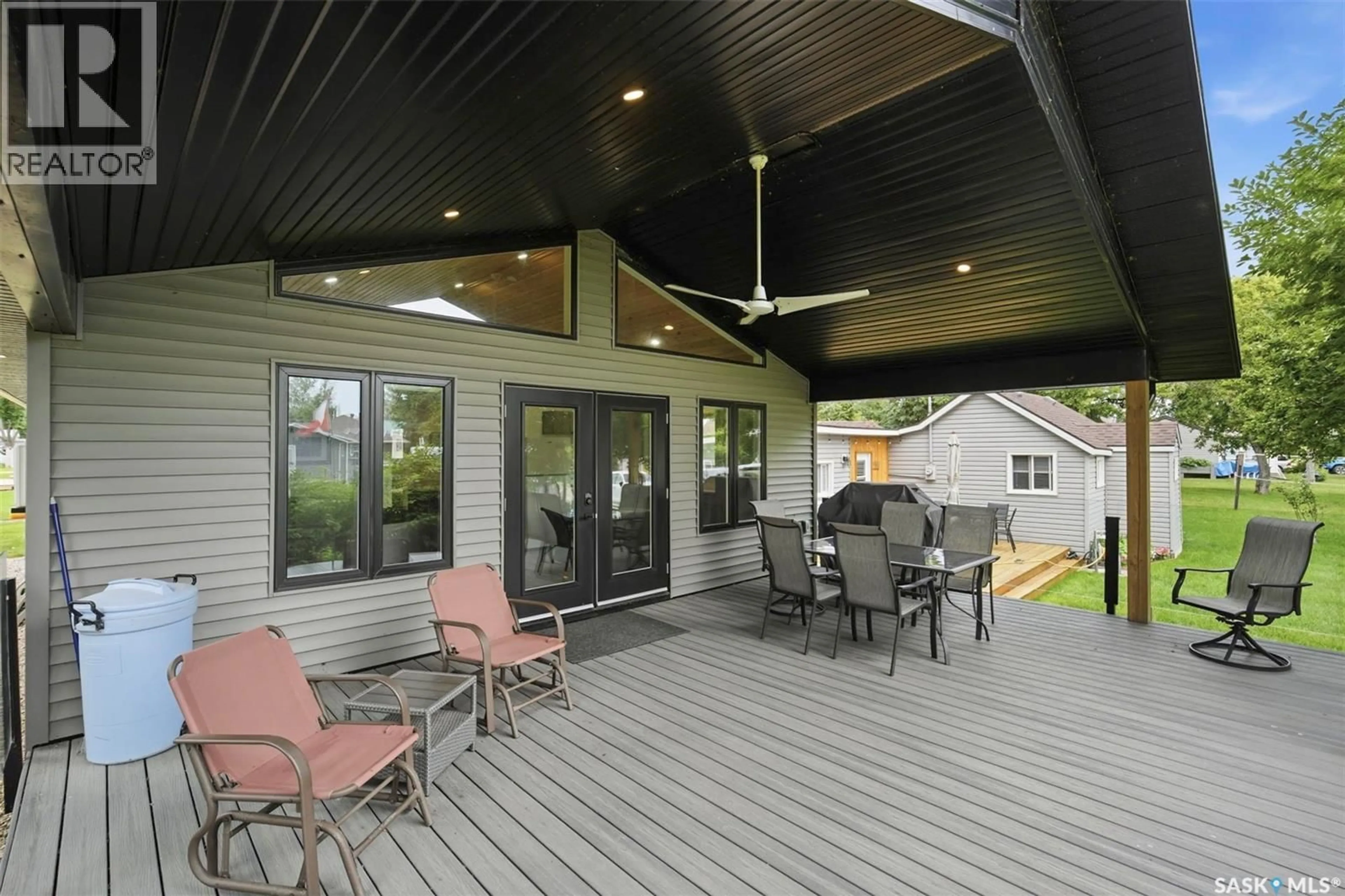 Patio, unknown for 113 4TH STREET, Etters Beach Saskatchewan S0G2J0