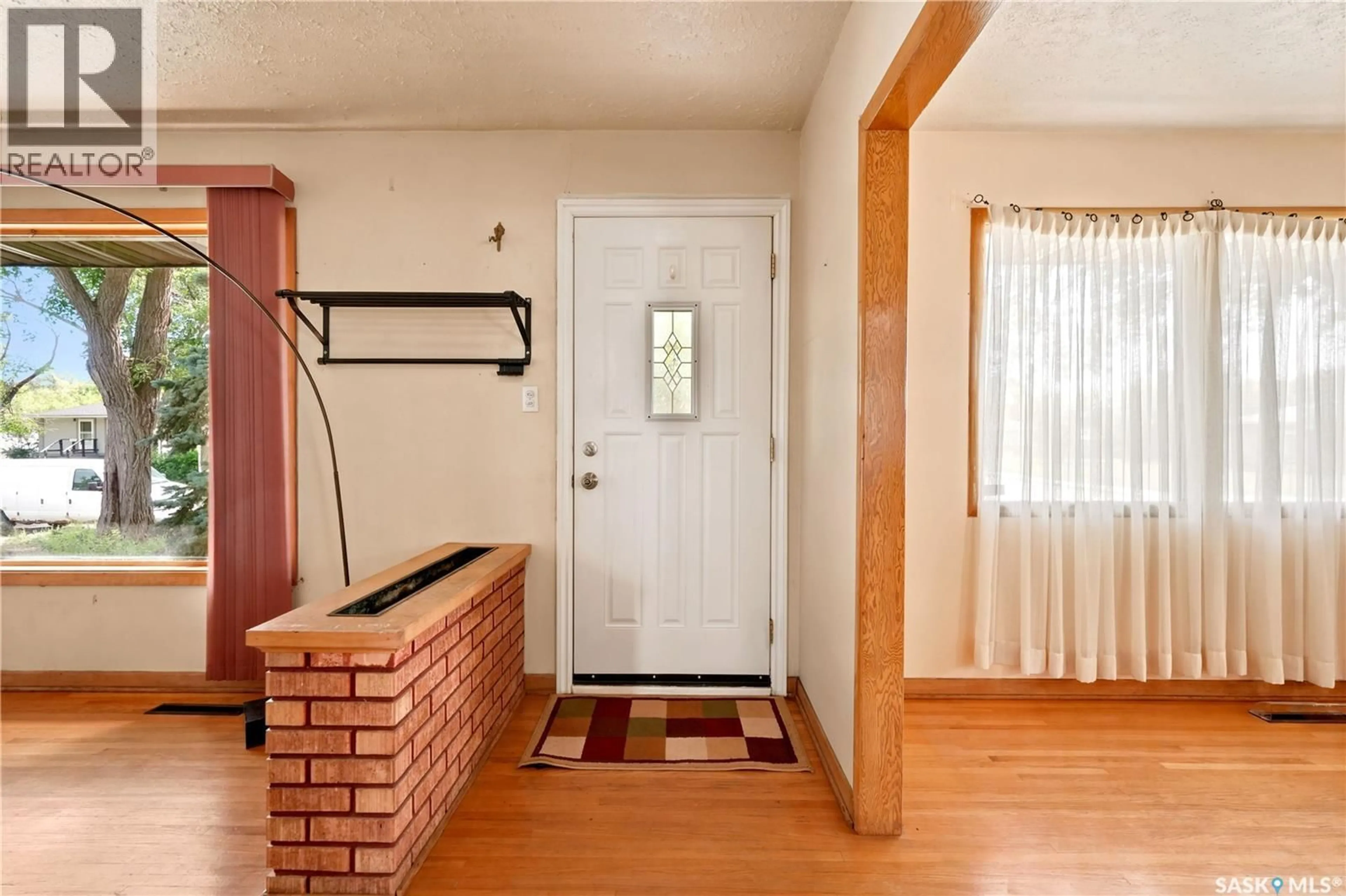 Indoor entryway for 4240 8TH AVENUE, Regina Saskatchewan S4T0T7