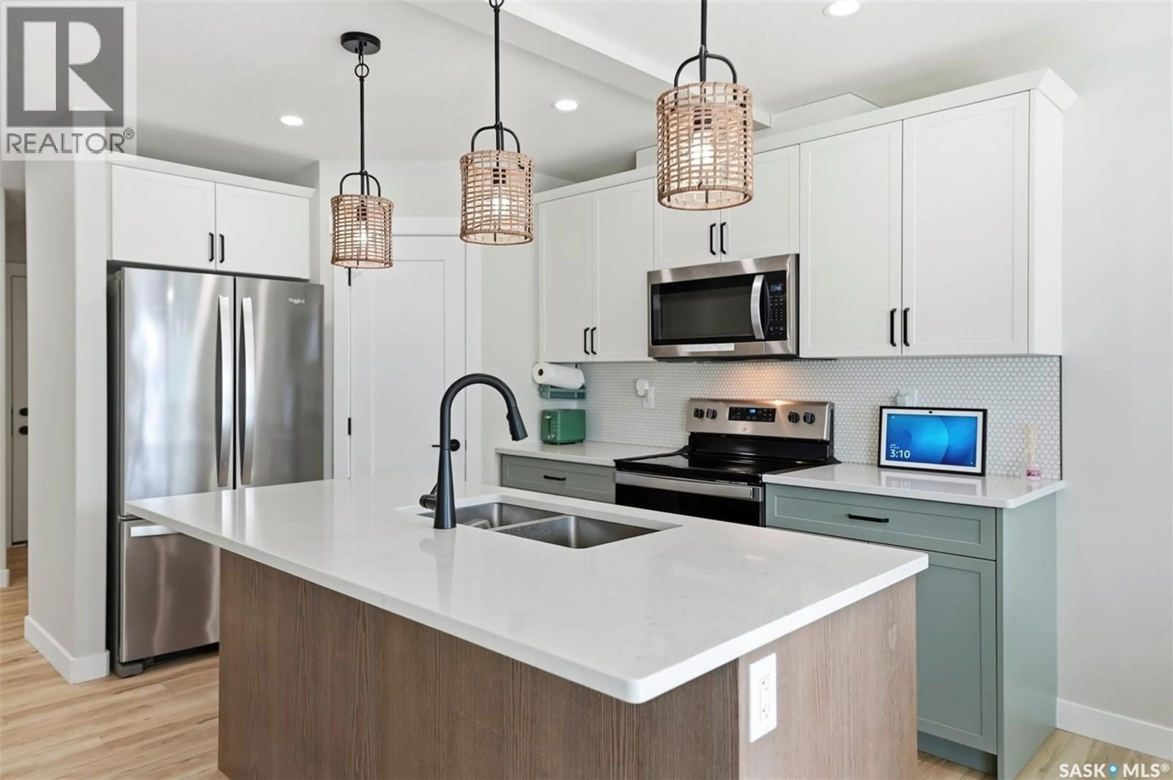 Open concept kitchen, unknown for 210 SCHMEISER BEND, Saskatoon Saskatchewan S7V1P7