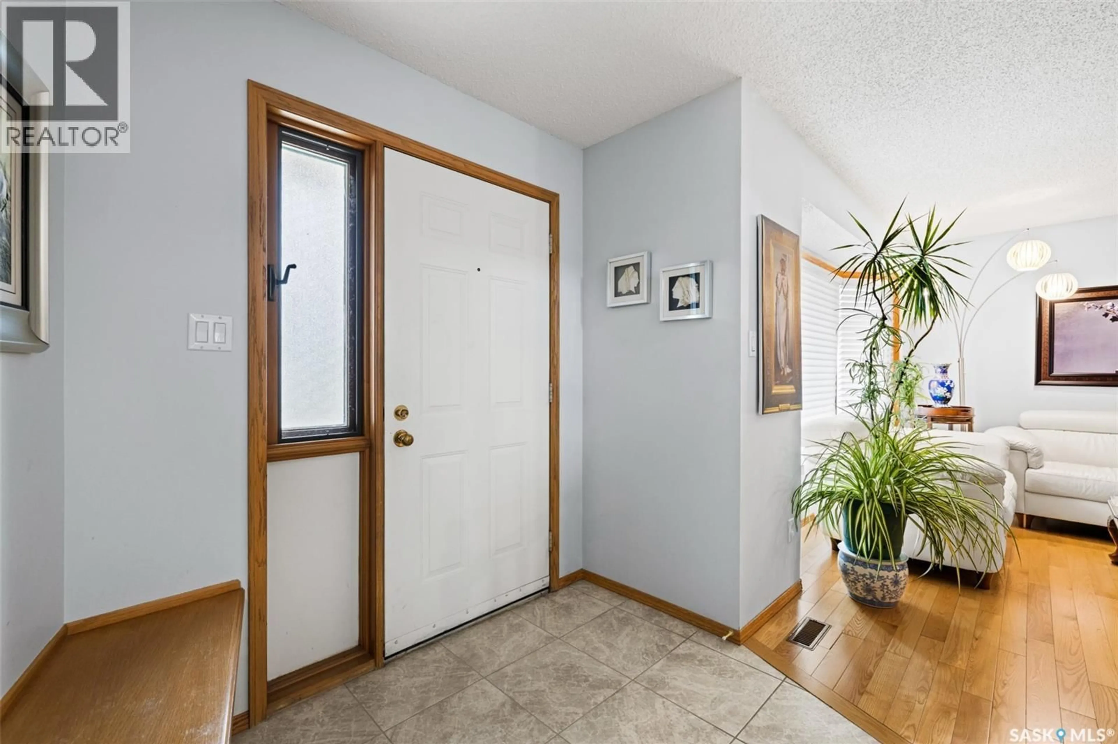 Indoor entryway for 1346 WASCANA HIGHLANDS, Regina Saskatchewan S4V2J9