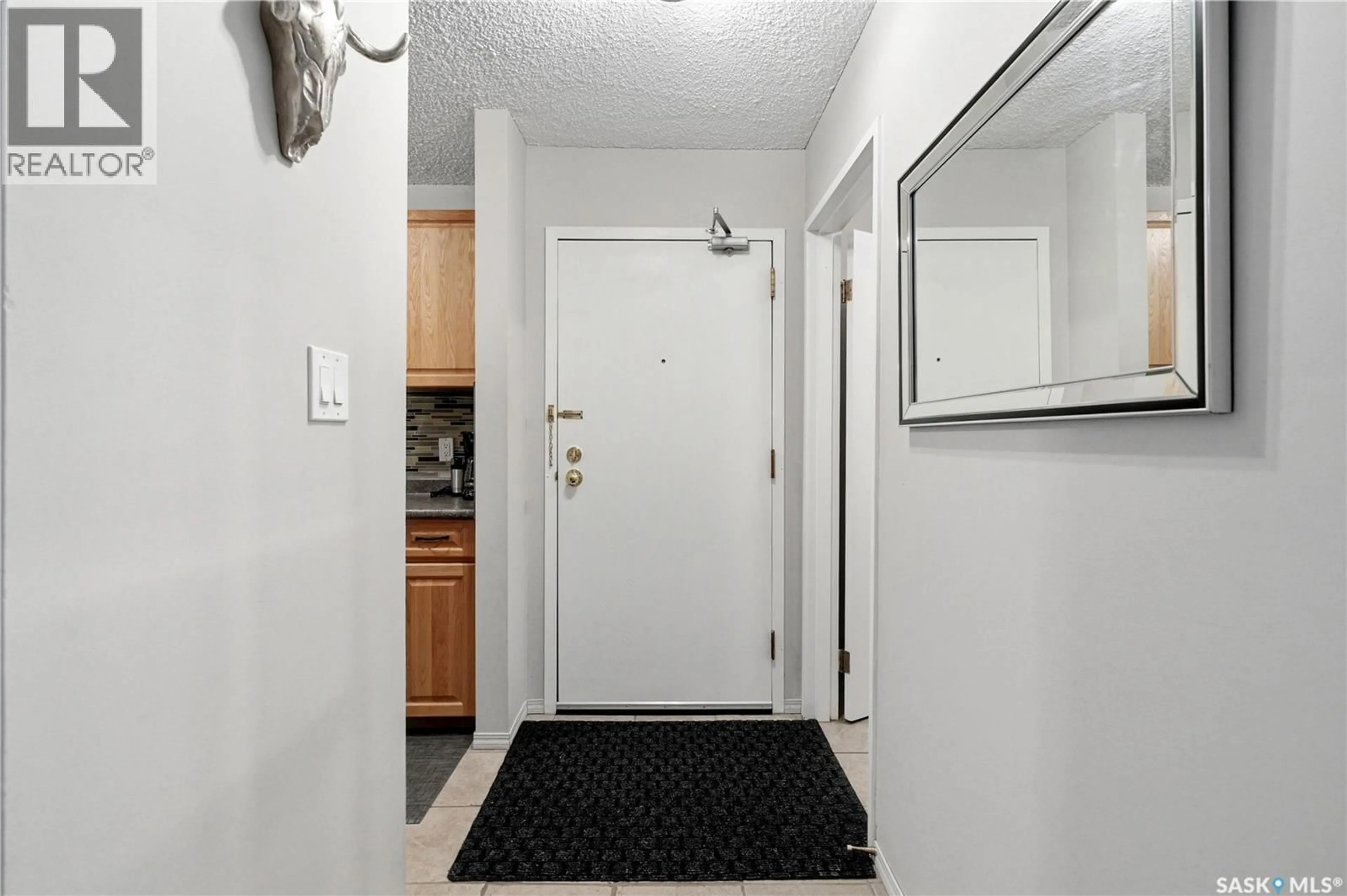 Indoor entryway for 510 - 730 PRAIRIE AVENUE, Saskatoon Saskatchewan S7N2V4