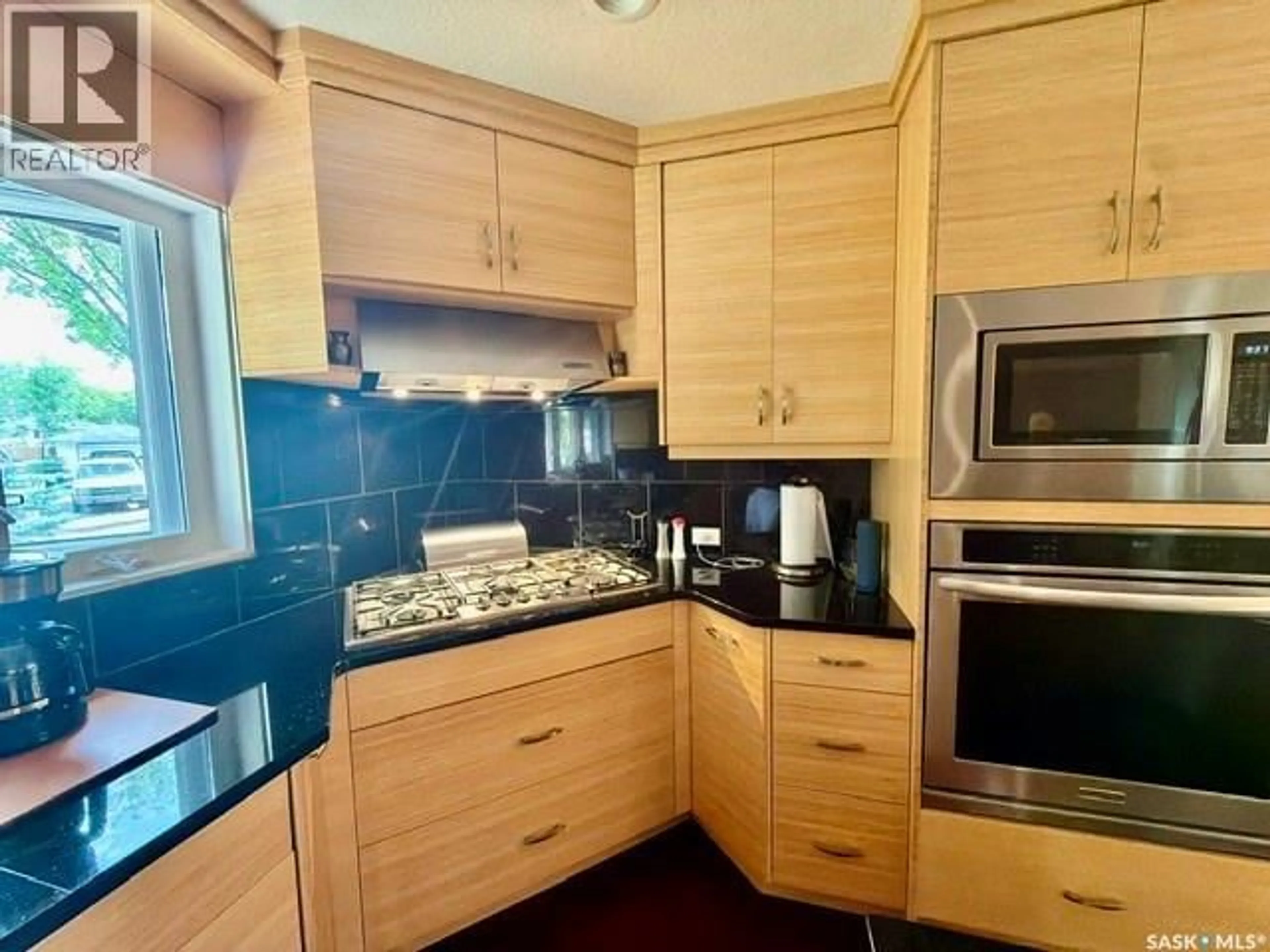 Standard kitchen, wood/laminate floor for 3307/3309 DAWSON CRESCENT, Regina Saskatchewan S4R3V6