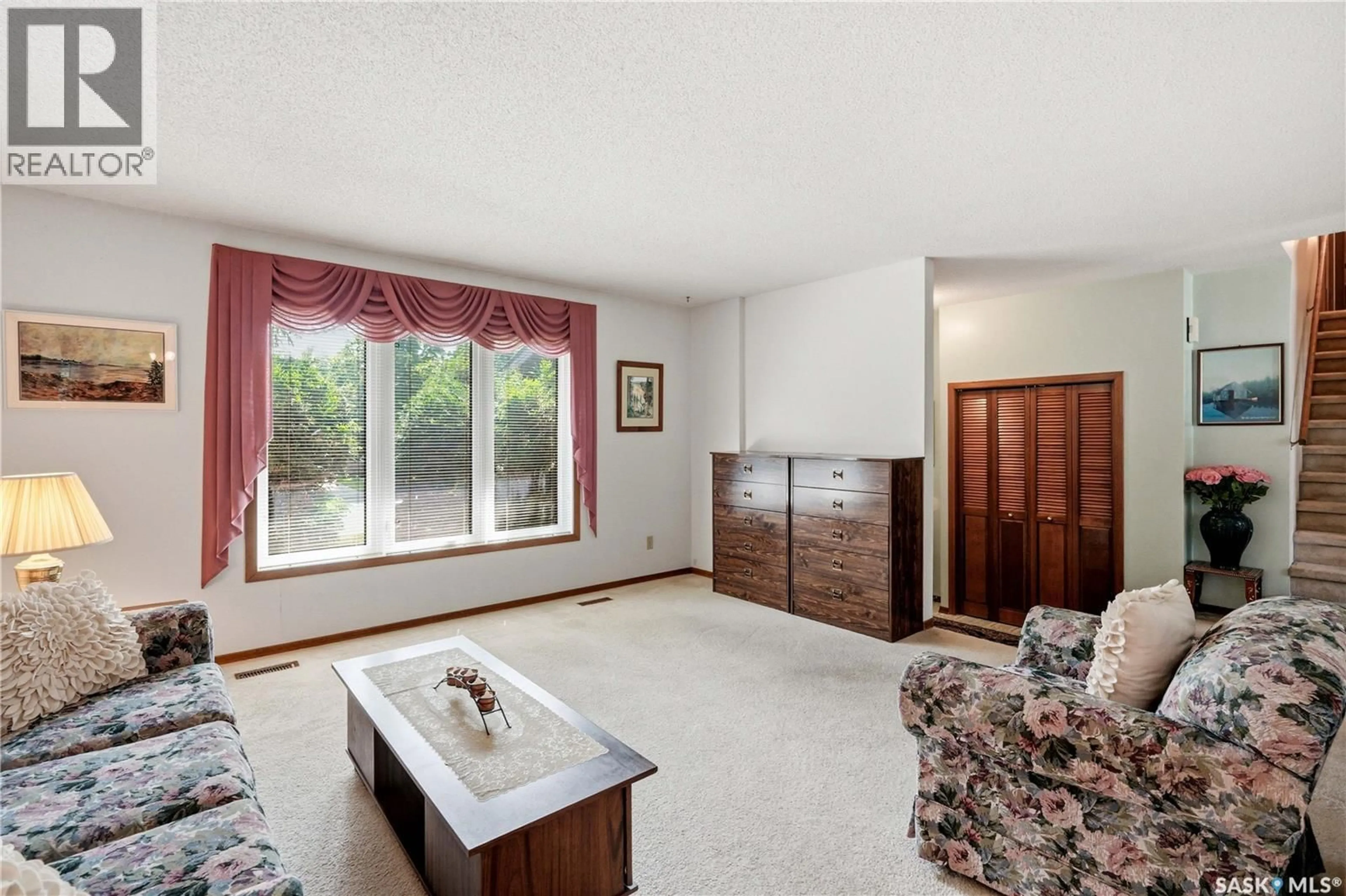 Living room with furniture, unknown for 818 SPENCER LANE, Saskatoon Saskatchewan S7K7T5