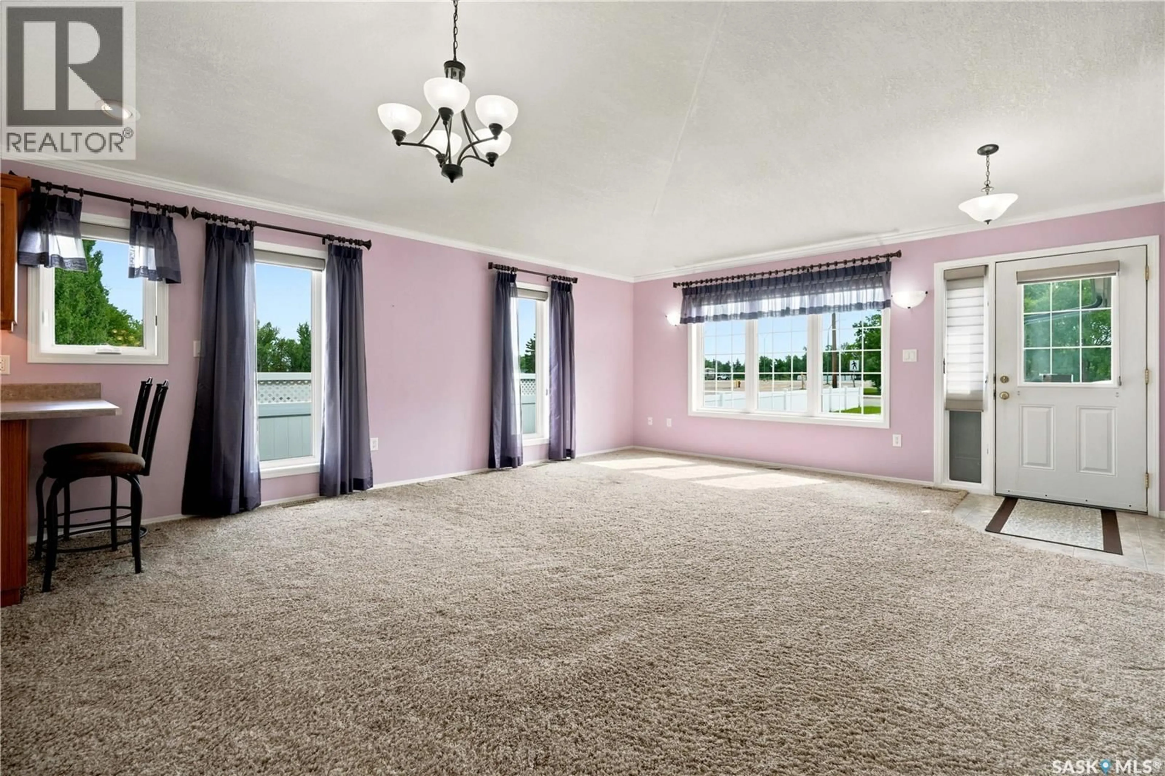 A pic of a room for 910 1ST STREET, Assiniboia Saskatchewan S0H0B0