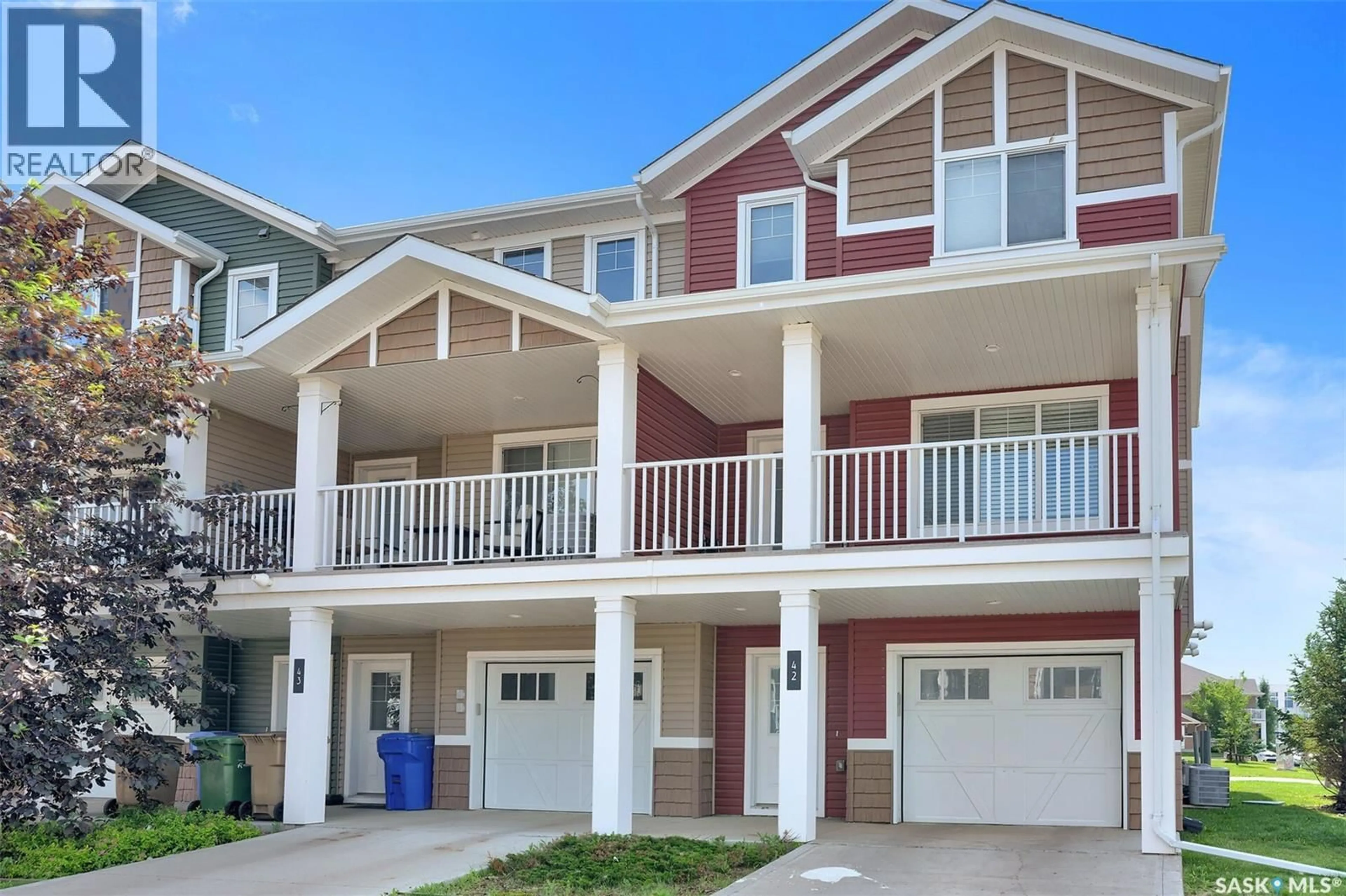 Home with vinyl exterior material, water/lake/river/ocean view for 42 5655 AERODROME ROAD, Regina Saskatchewan S4W0M3