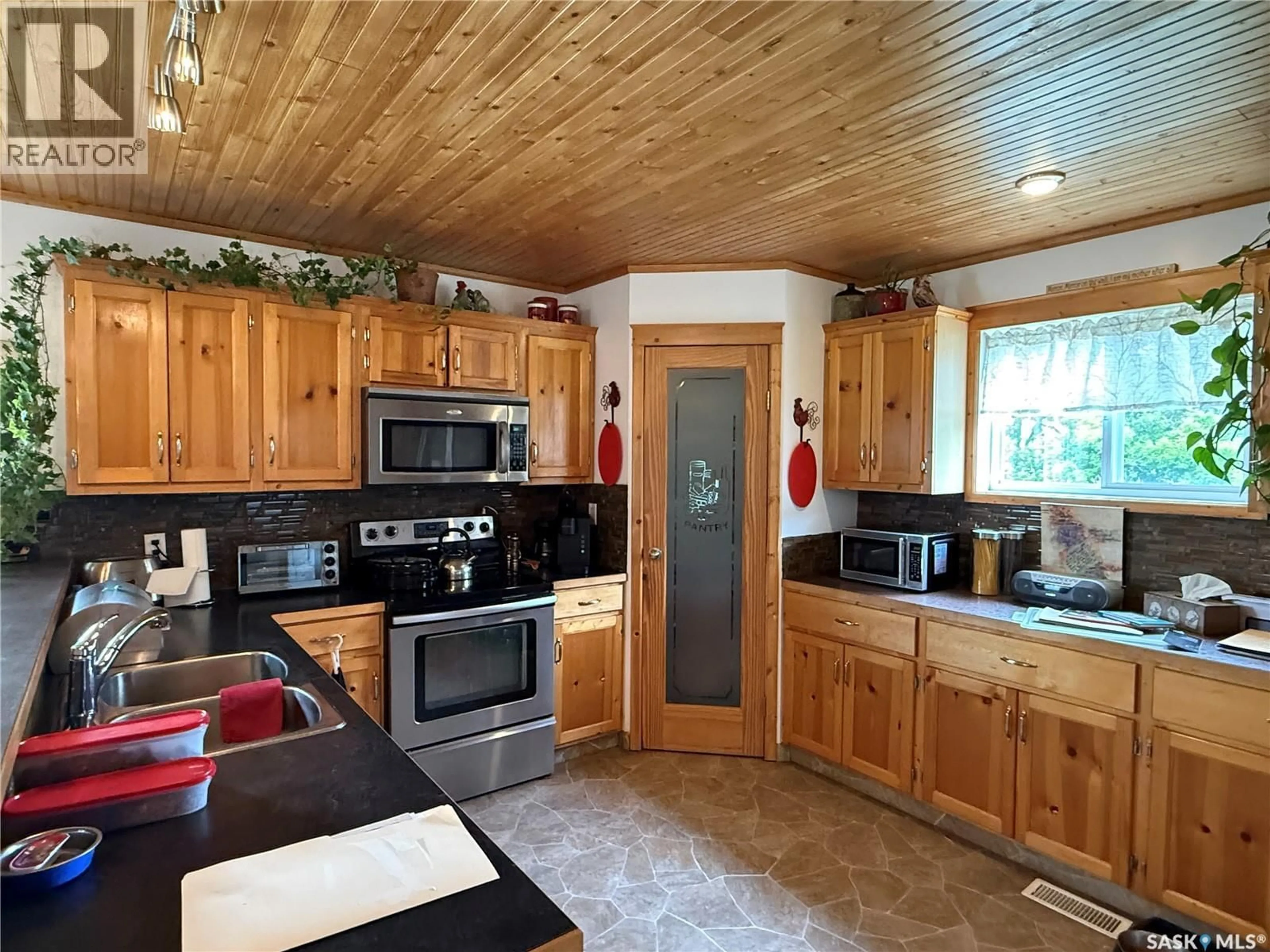 Open concept kitchen, unknown for BRECELJ ACREAGE, Corman Park Rm No. 344 Saskatchewan S7K3J5