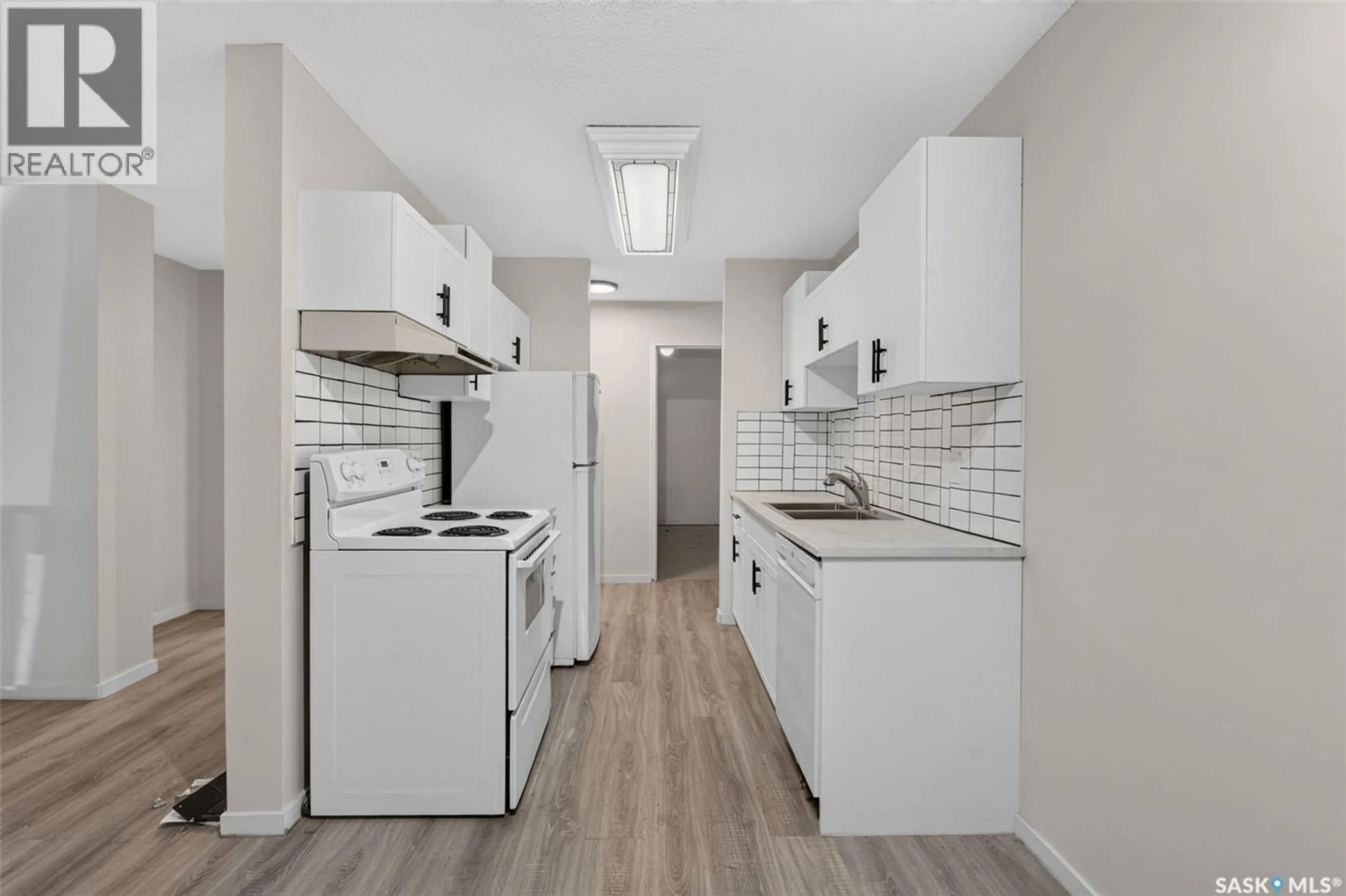 Standard kitchen, unknown for 407 - 1580 OLIVE DIEFENBAKER DRIVE, Prince Albert Saskatchewan S6V7M6