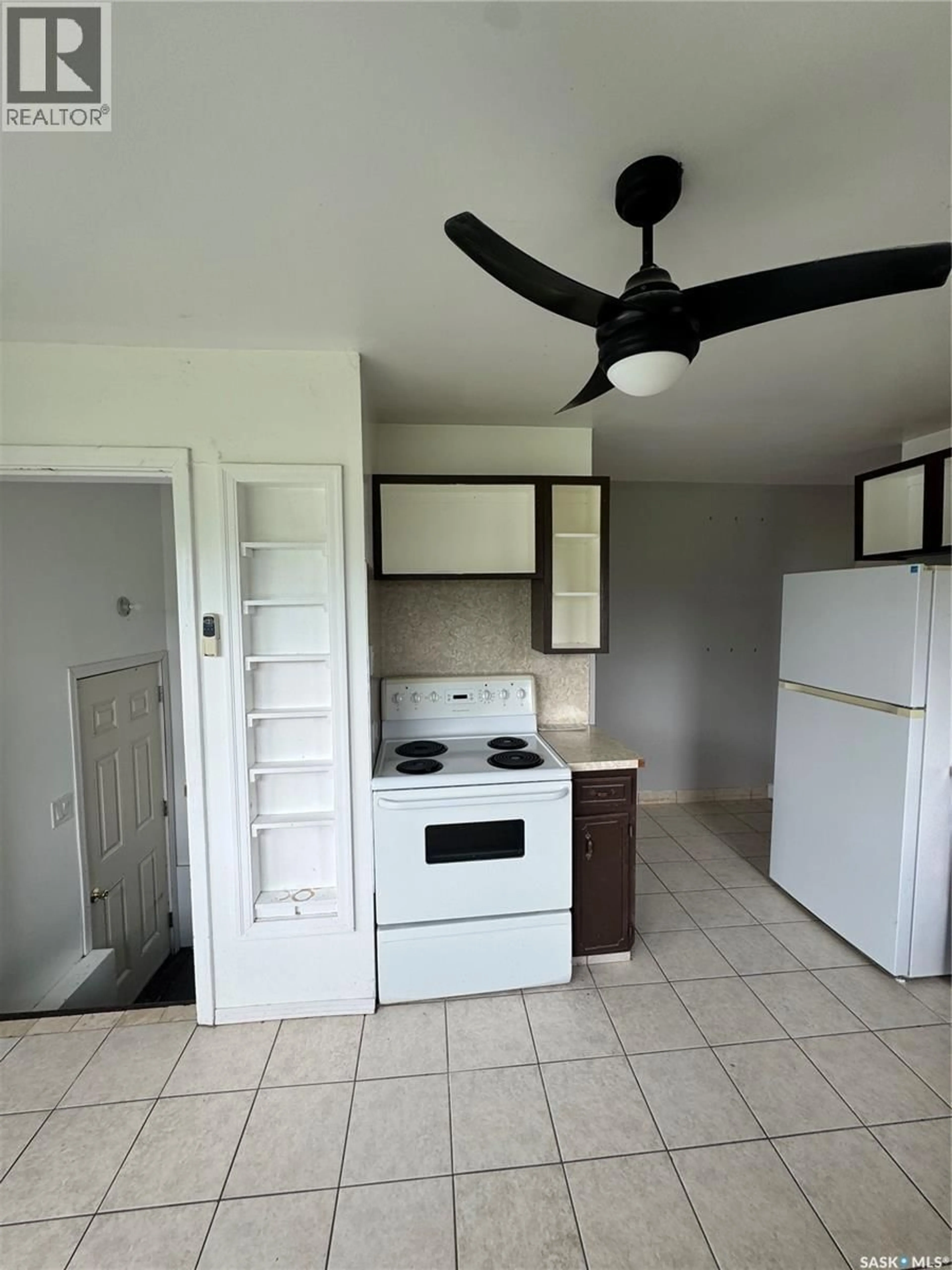 Standard kitchen, unknown for 603 5TH AVENUE, Griffin Saskatchewan S0C1G0