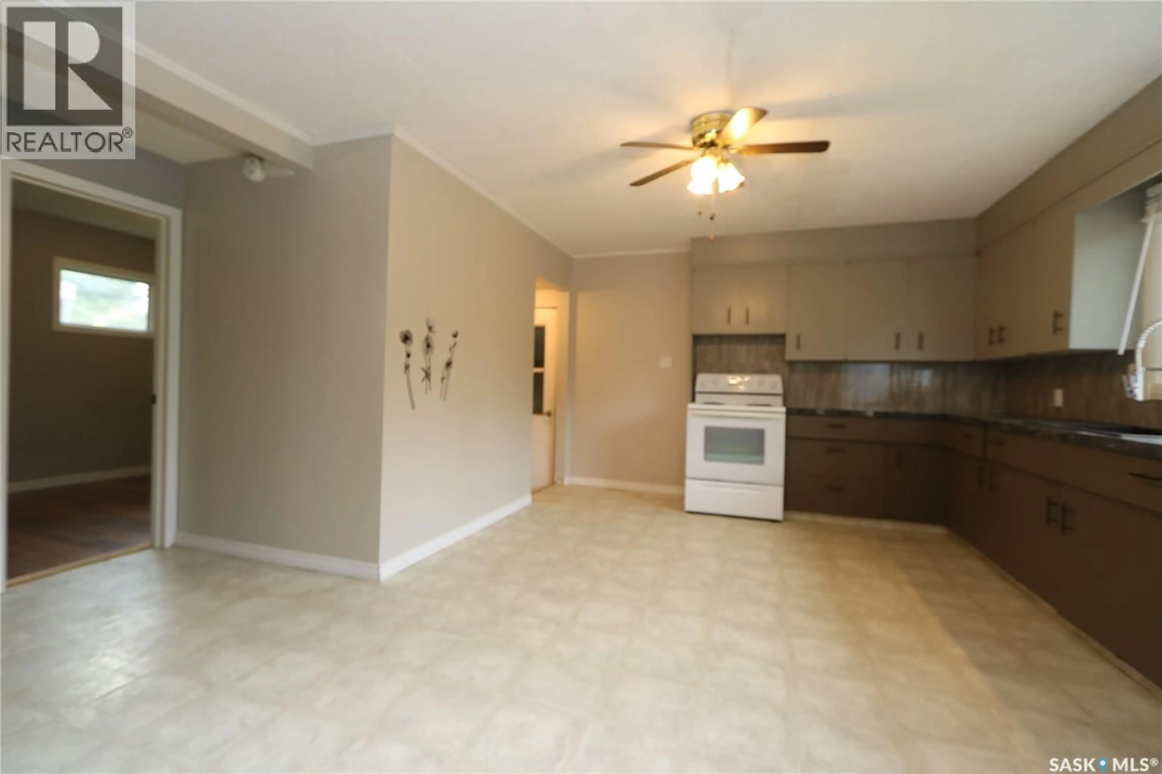 A pic of a room for 214 MAIN STREET, Springside Saskatchewan S0A3V0