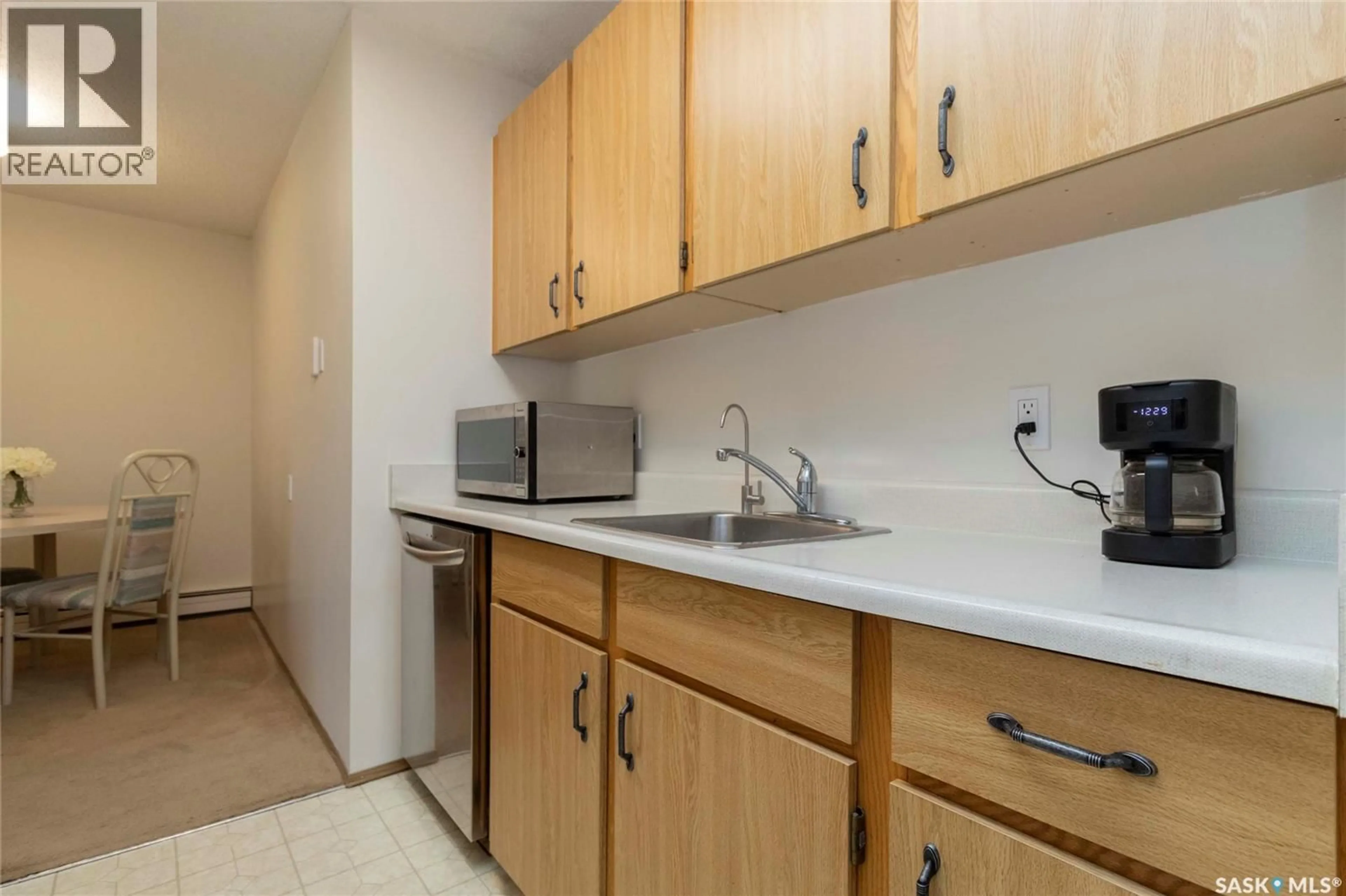 Standard kitchen, unknown for E - 111 425 115TH STREET, Saskatoon Saskatchewan S7N2E5