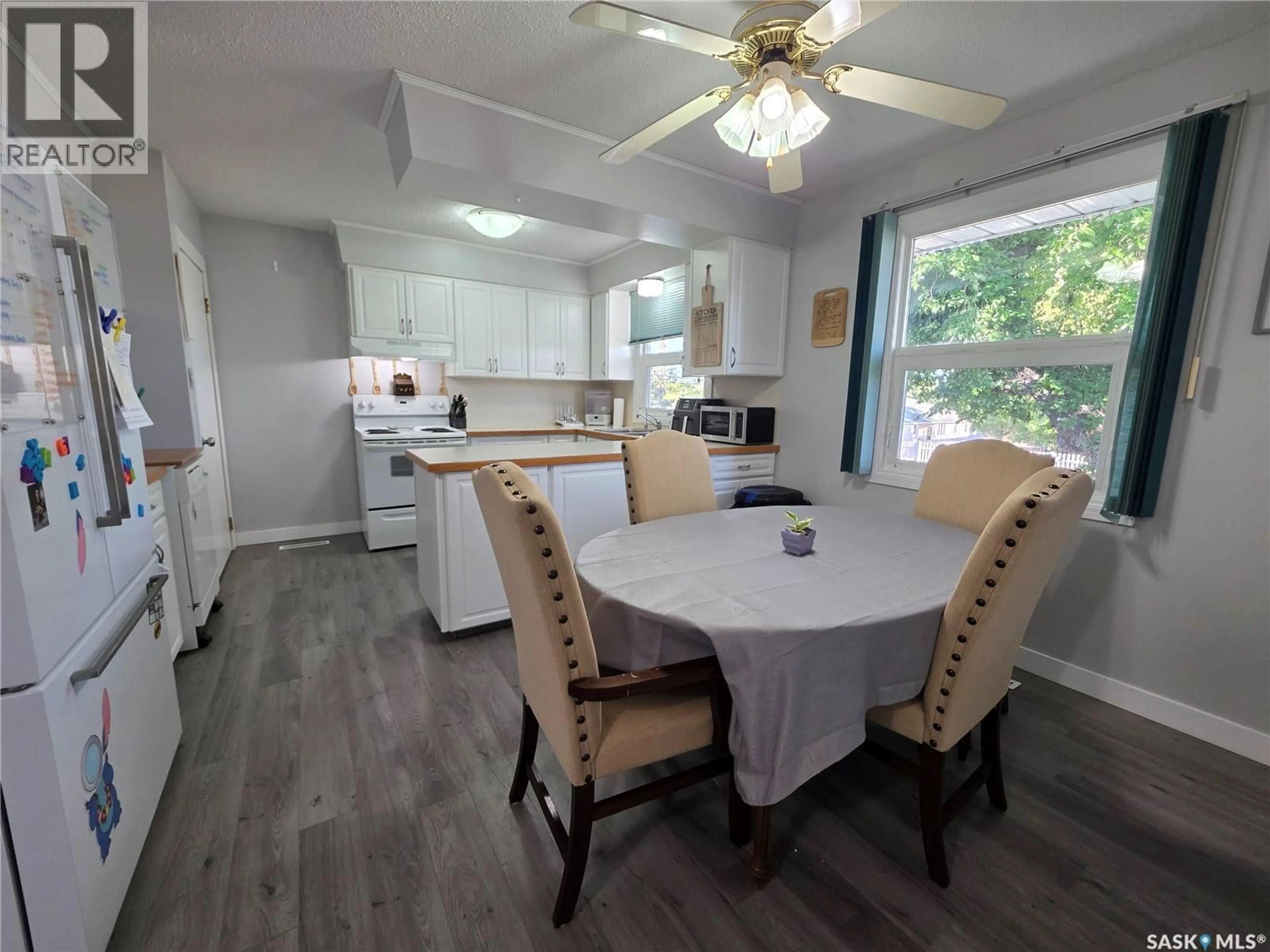 Dining room, unknown for 303 13TH AVENUE, Swift Current Saskatchewan S9H2V9