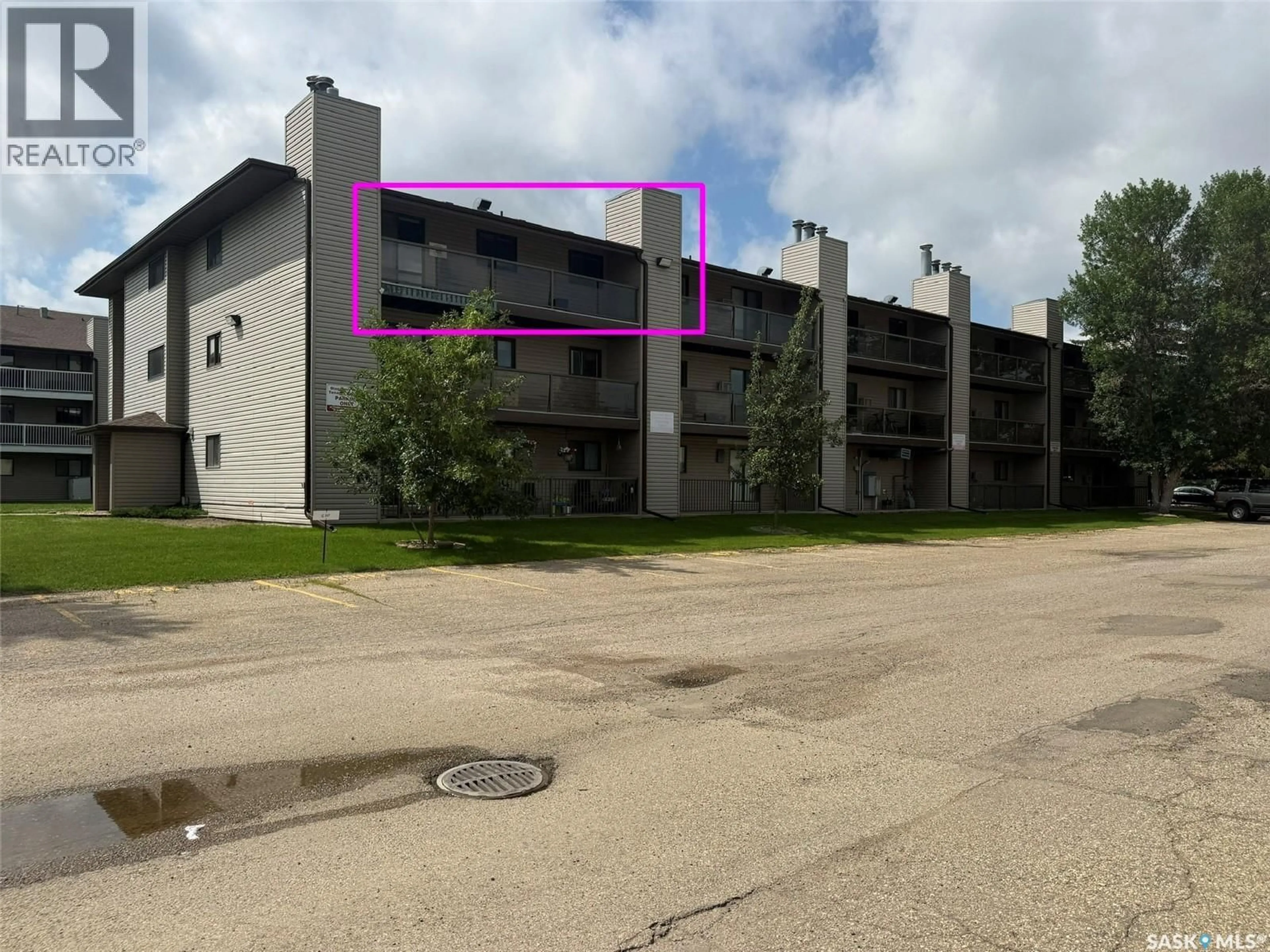 A pic from outside/outdoor area/front of a property/back of a property/a pic from drone, building for 59 - 309 WOOD LILY DRIVE, Moose Jaw Saskatchewan S6J1H1