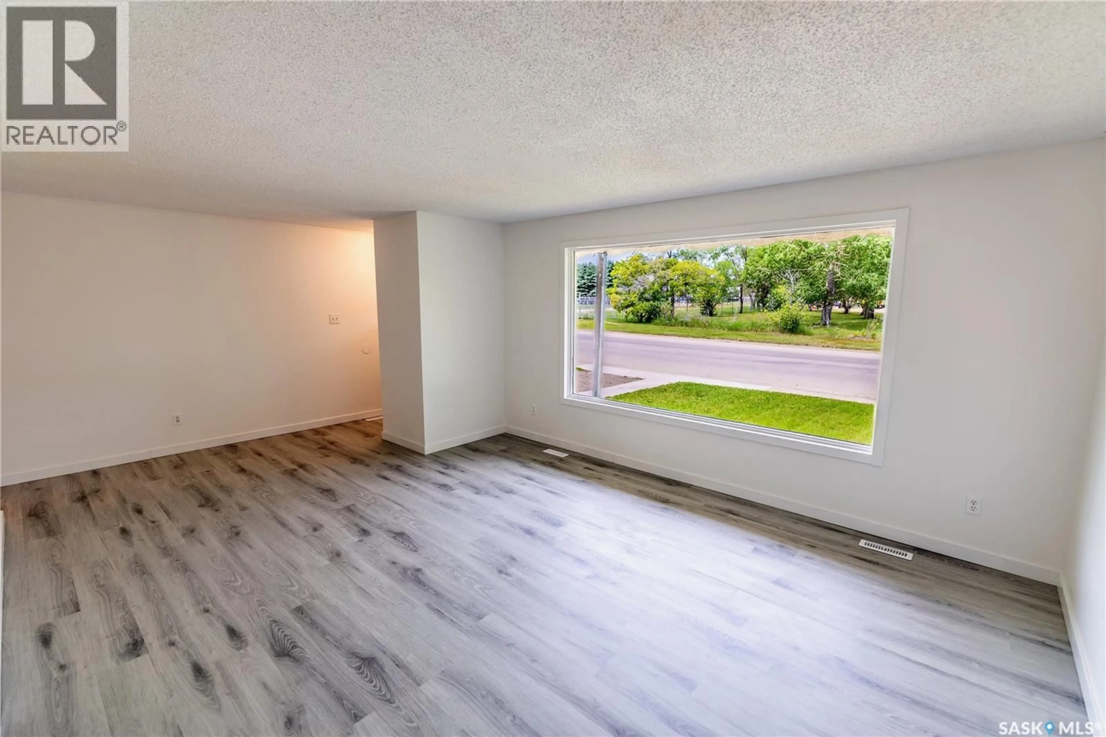 A pic of a room for 1415 CARIBOU STREET, Moose Jaw Saskatchewan S6H7M4