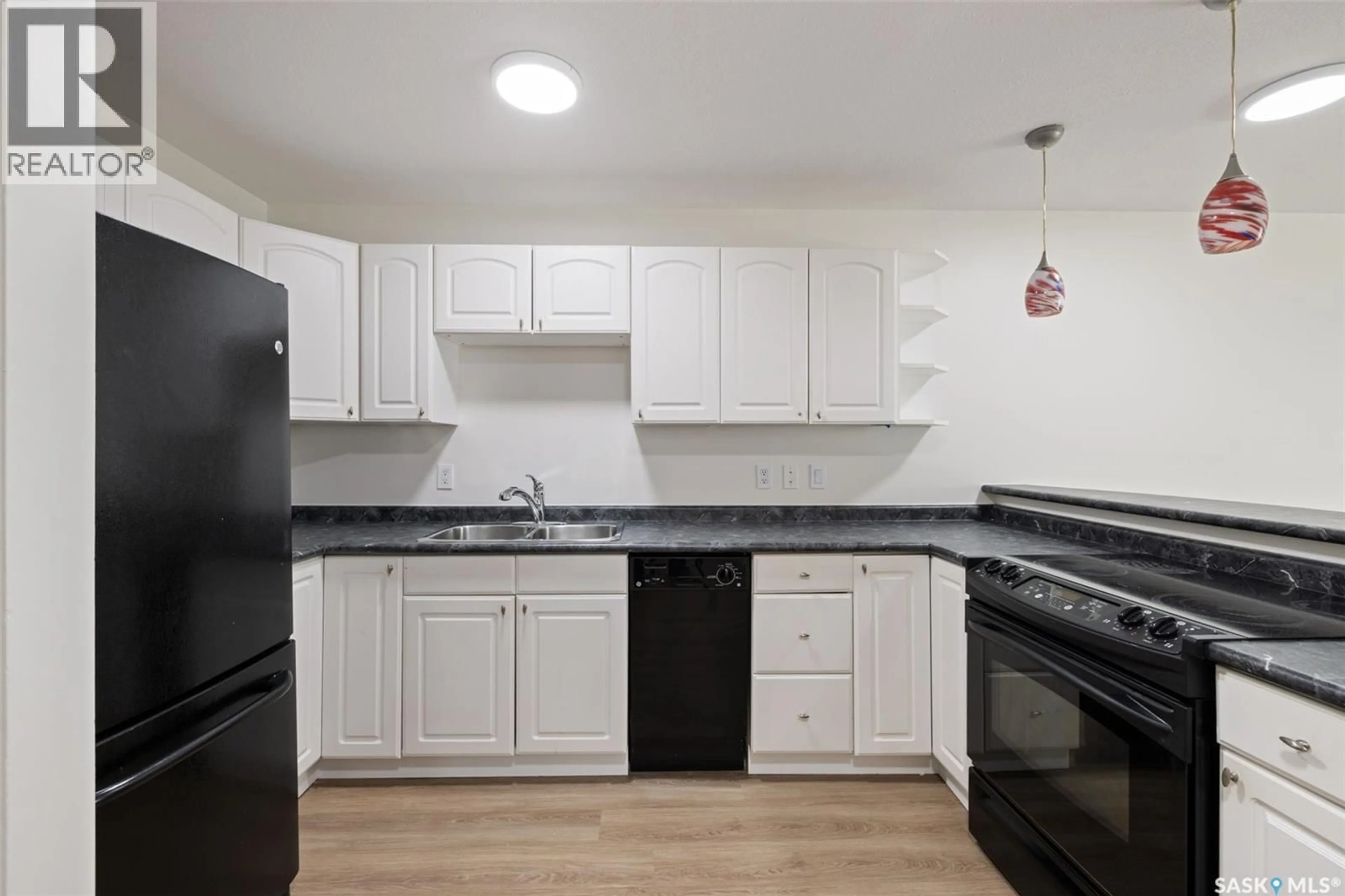 Standard kitchen, unknown for 114 2315 MCINTYRE STREET, Regina Saskatchewan S4P3Y8
