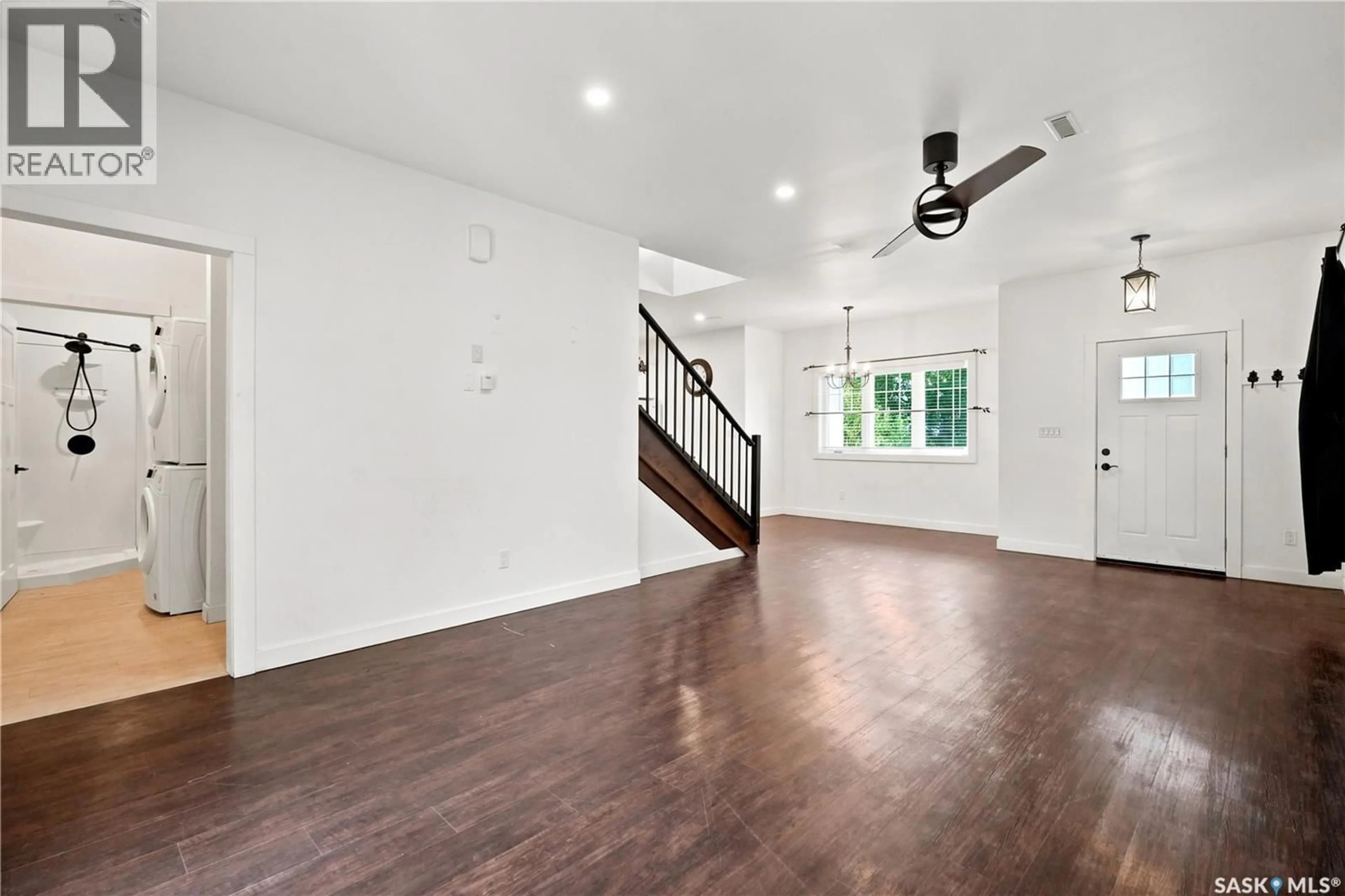 Indoor entryway for 223 GREEN AVENUE, Regina Beach Saskatchewan S0G4C0