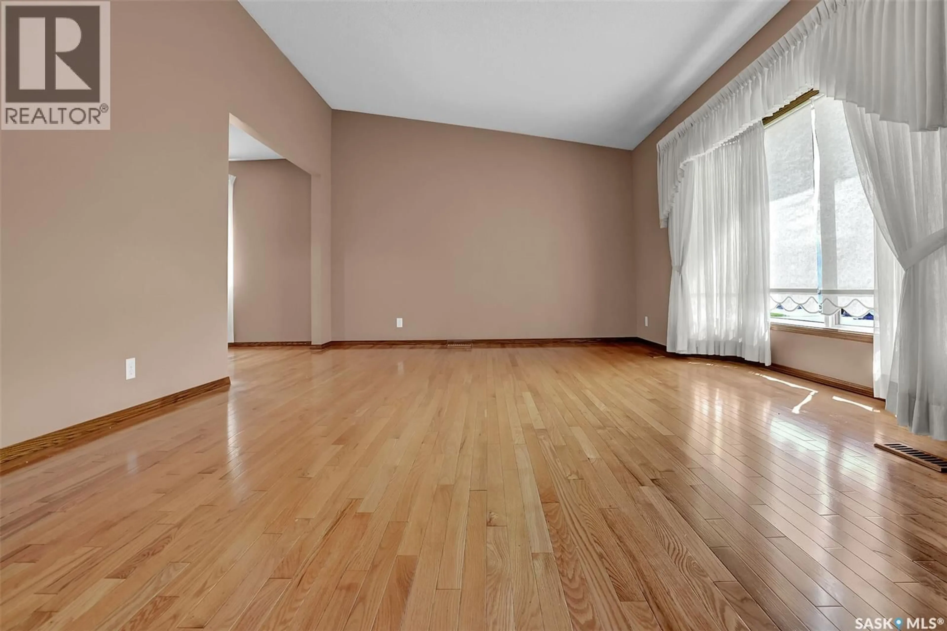 A pic of a room for 4 GROOME AVENUE, Regina Saskatchewan S4S6E6