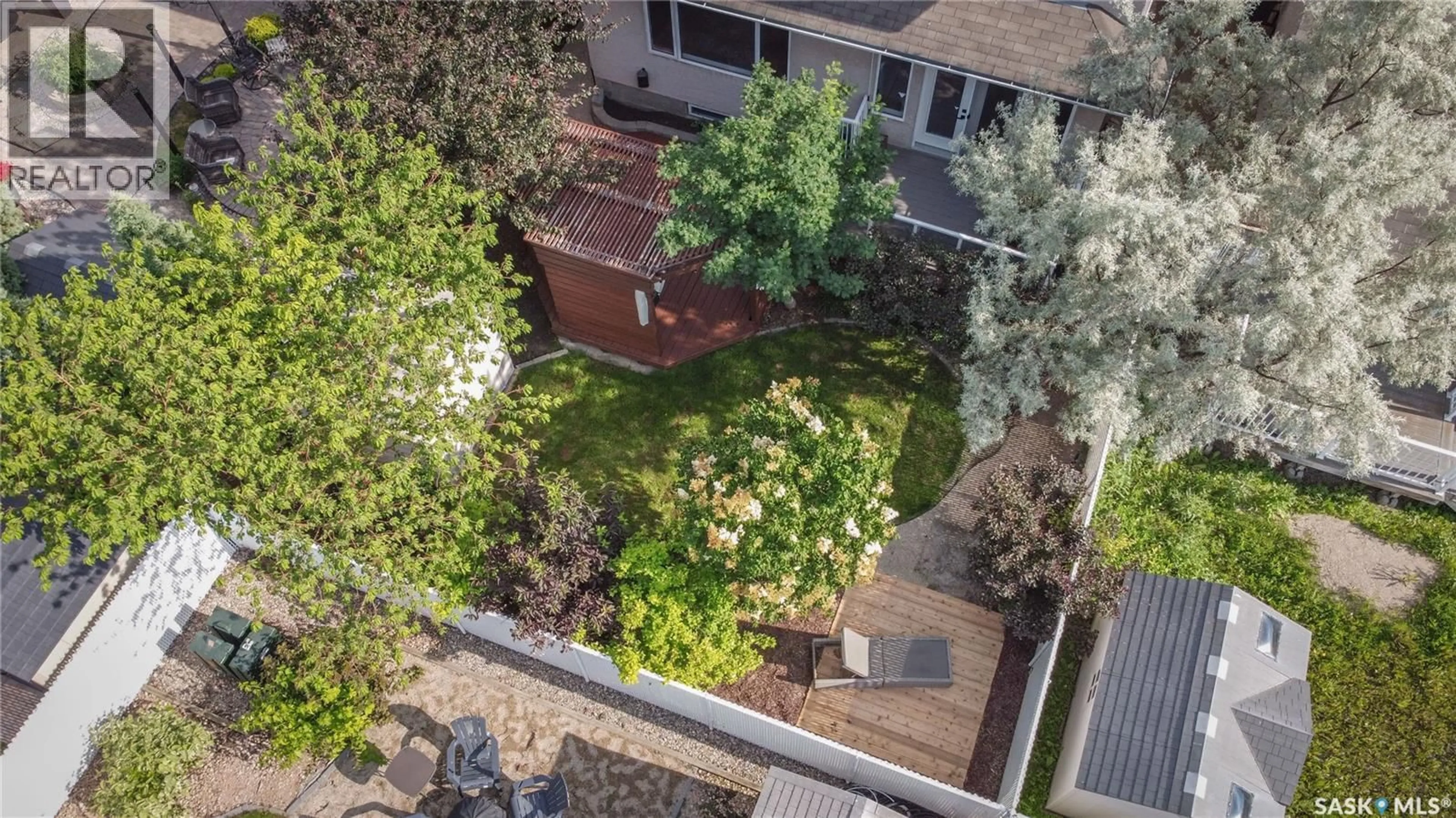 A pic from outside/outdoor area/front of a property/back of a property/a pic from drone, city buildings view from balcony for 4826 ELLARD WAY, Regina Saskatchewan S4X4T2