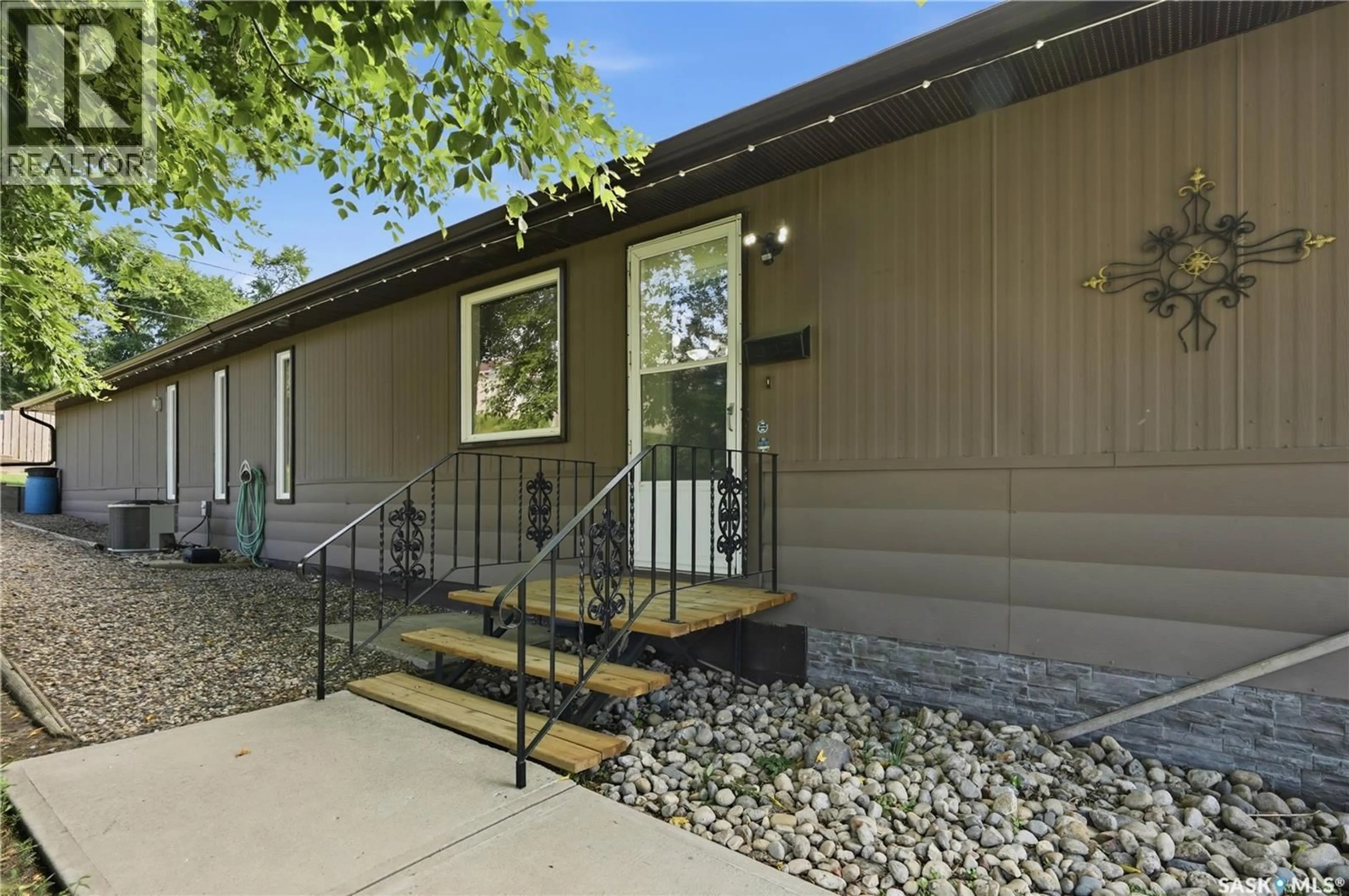 Unknown for 236 OSBORNE AVENUE, Regina Beach Saskatchewan S0G4C0