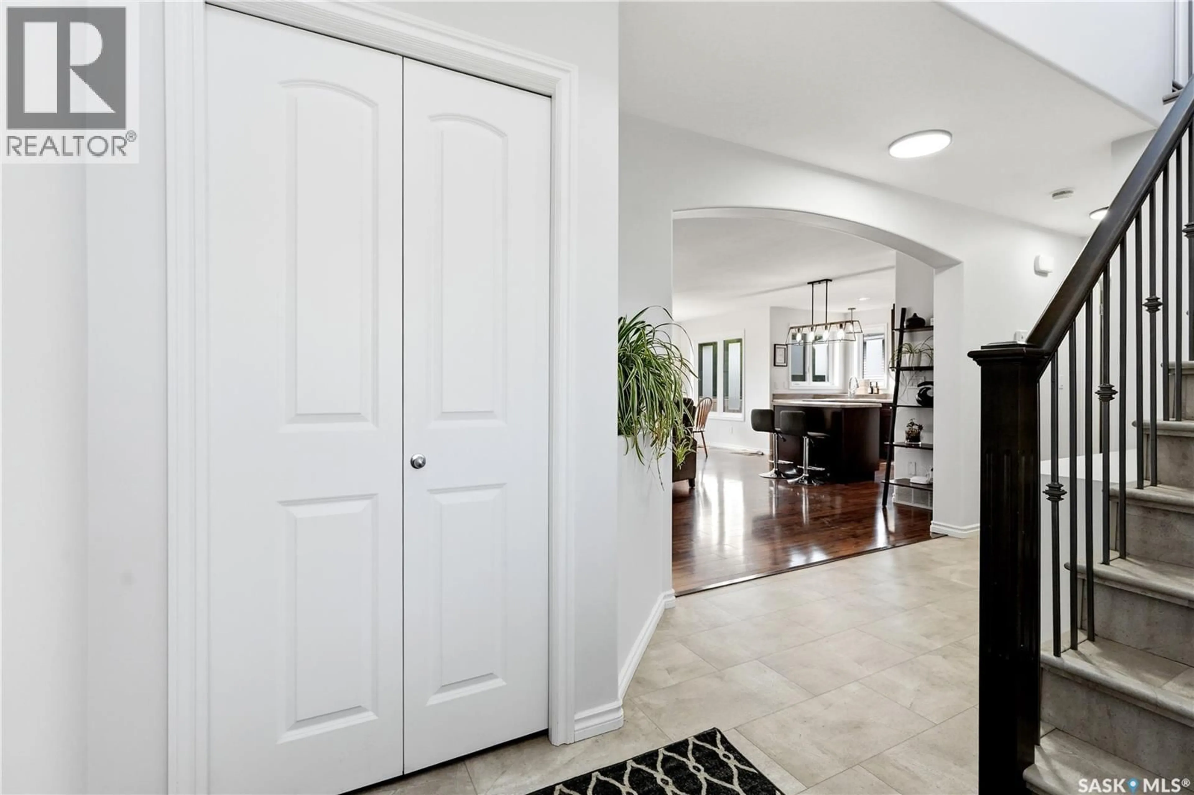 Indoor entryway for 668 LEHRER CRESCENT, Saskatoon Saskatchewan S7R0L2