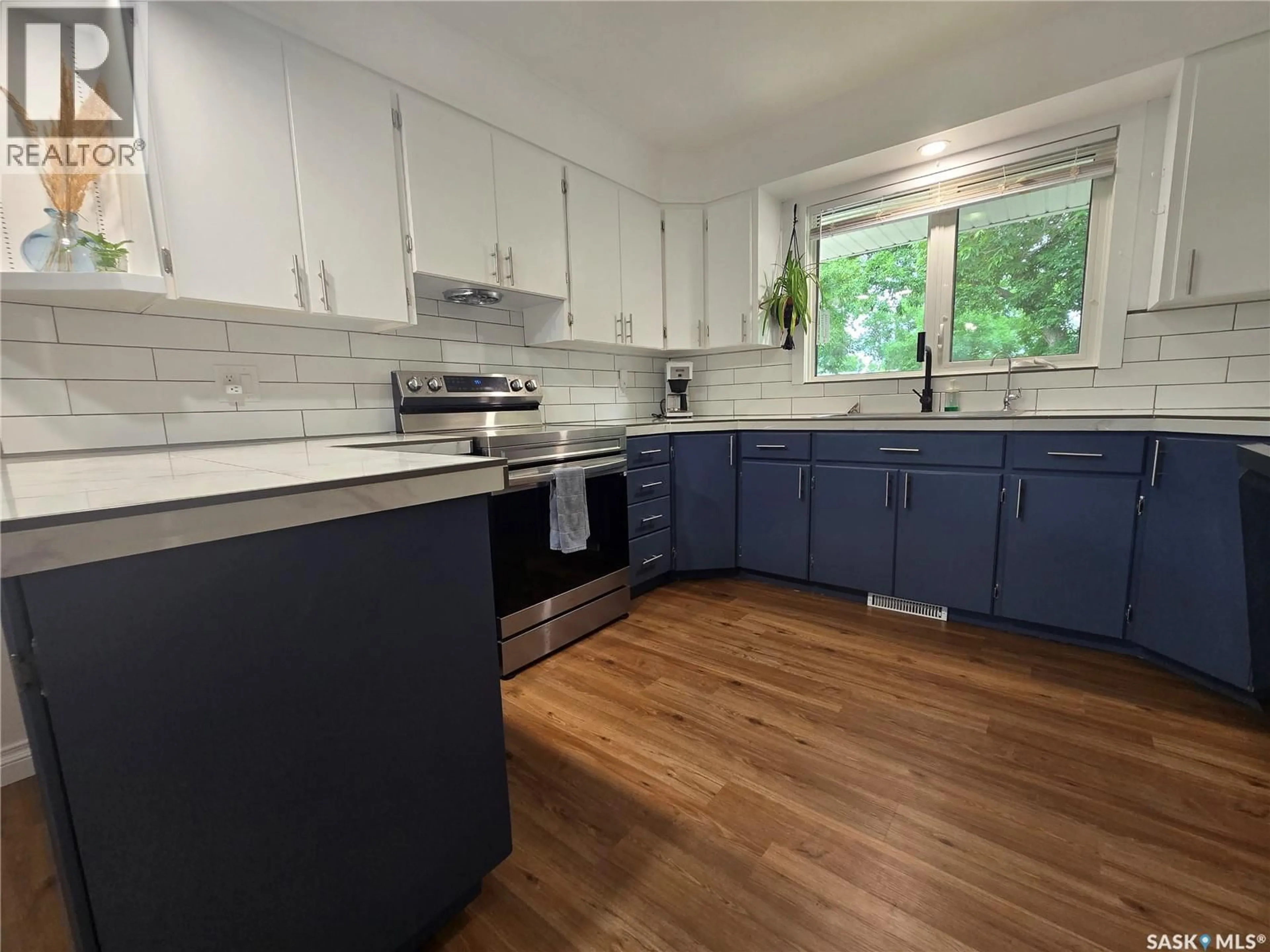 Standard kitchen, unknown for 98 13TH STREET, Weyburn Saskatchewan S4H1L1