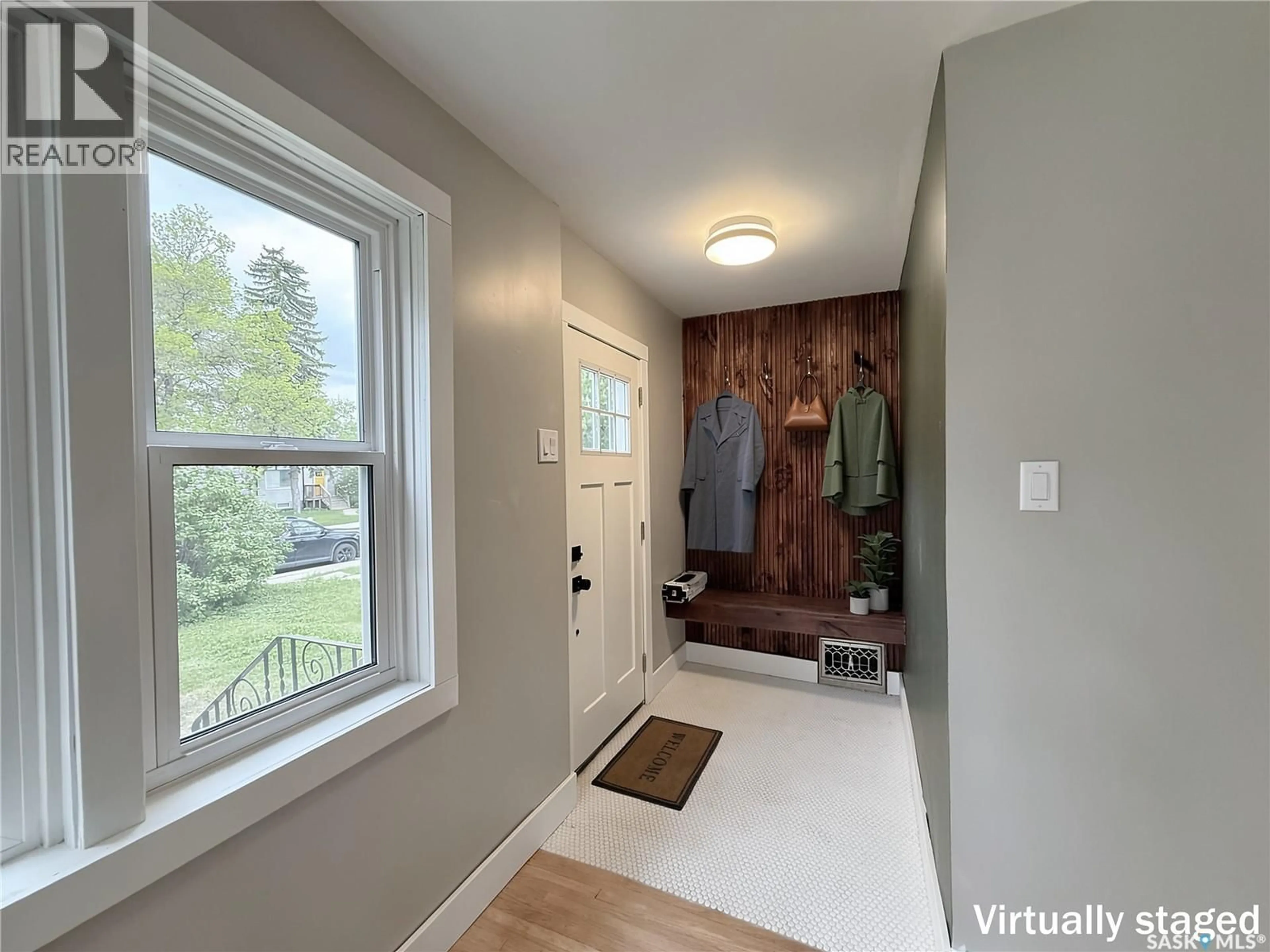 Indoor entryway for 2471 BRODER STREET, Regina Saskatchewan S4N3T1