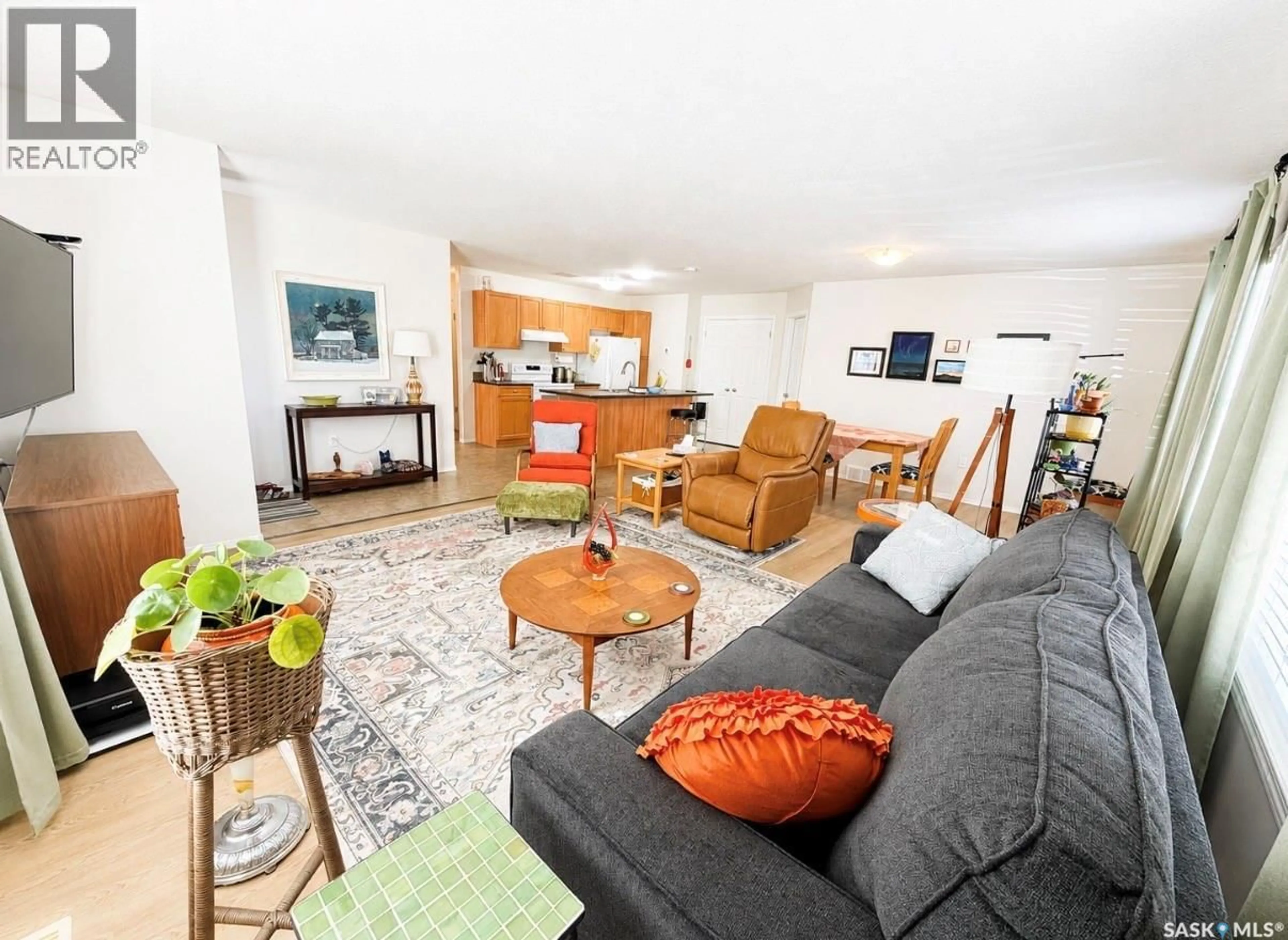 Living room with furniture, unknown for 4 - 1275 S RAILWAY AVENUE, Swift Current Saskatchewan S9H5P3