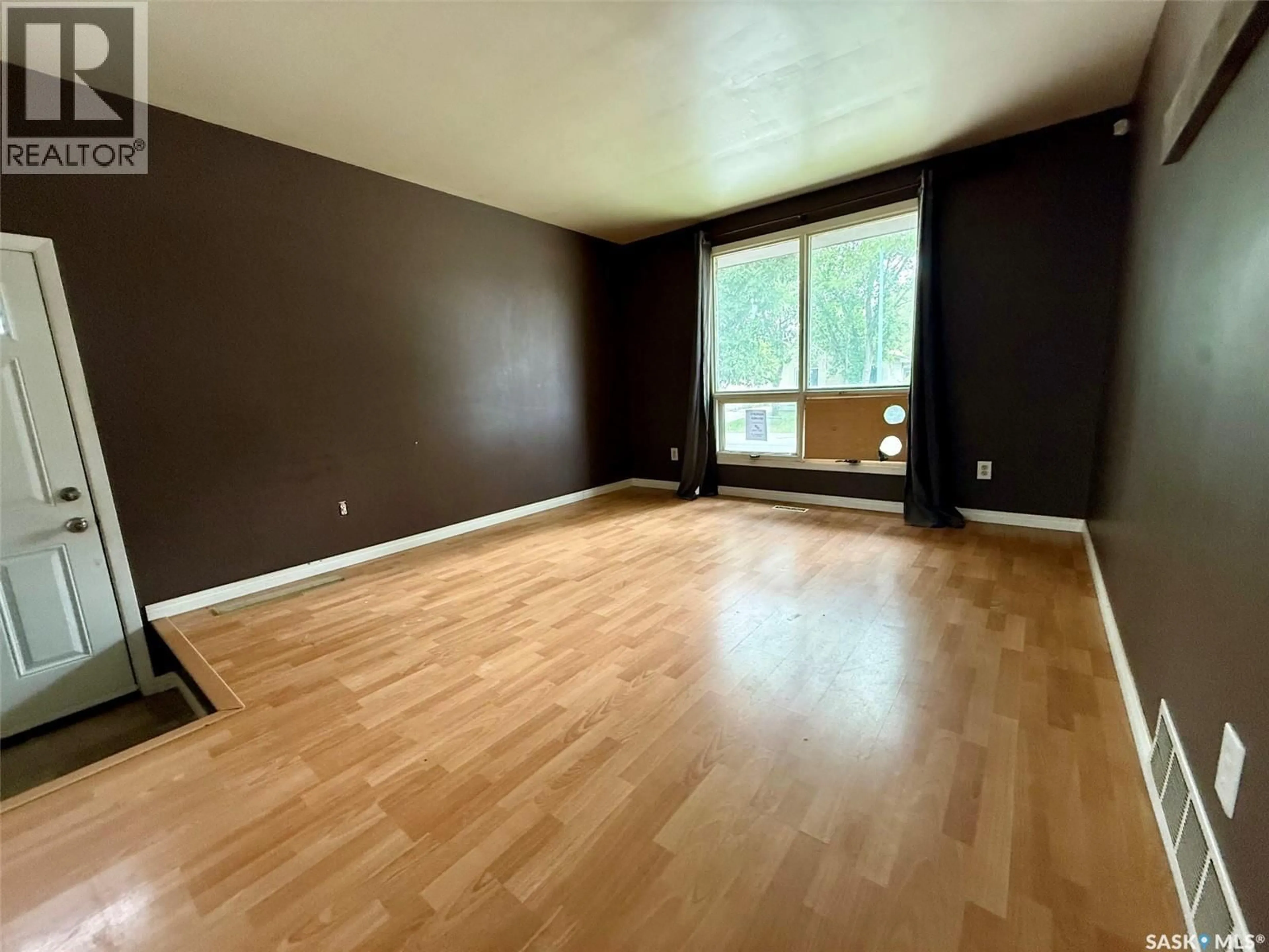 A pic of a room for 90 TURNER CRESCENT, Regina Saskatchewan S4N4P6