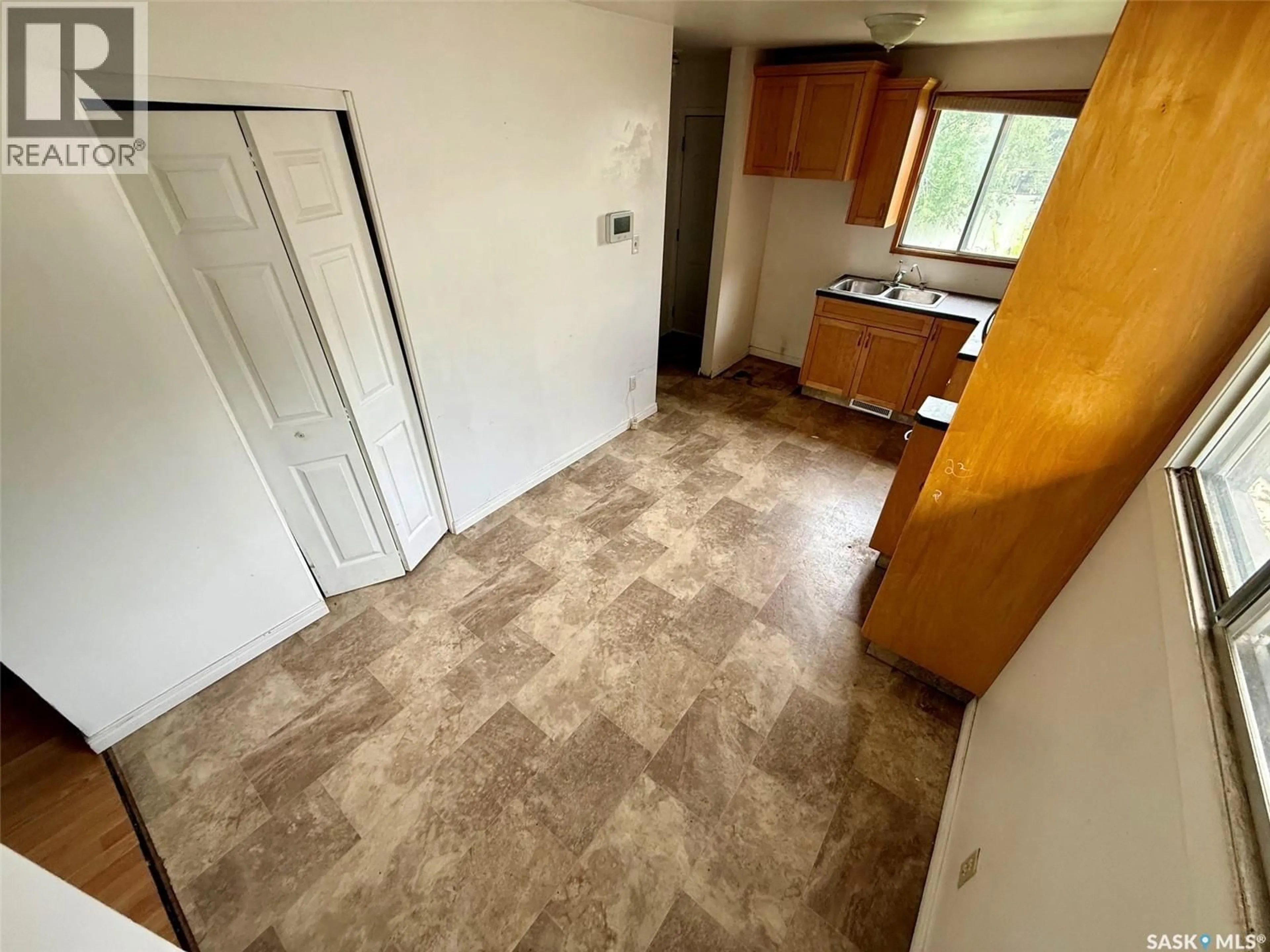 A pic of a room for 90 TURNER CRESCENT, Regina Saskatchewan S4N4P6