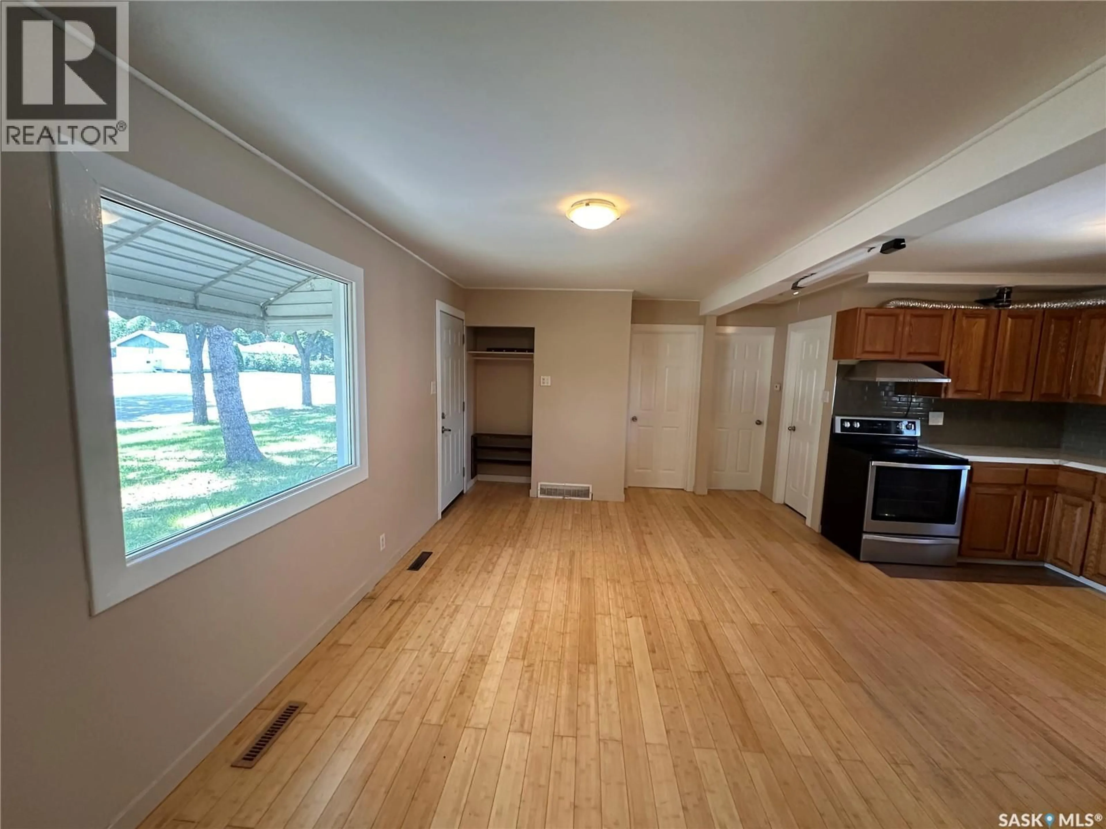 A pic of a room for 1106 10TH AVENUE, Regina Saskatchewan S4N0J2