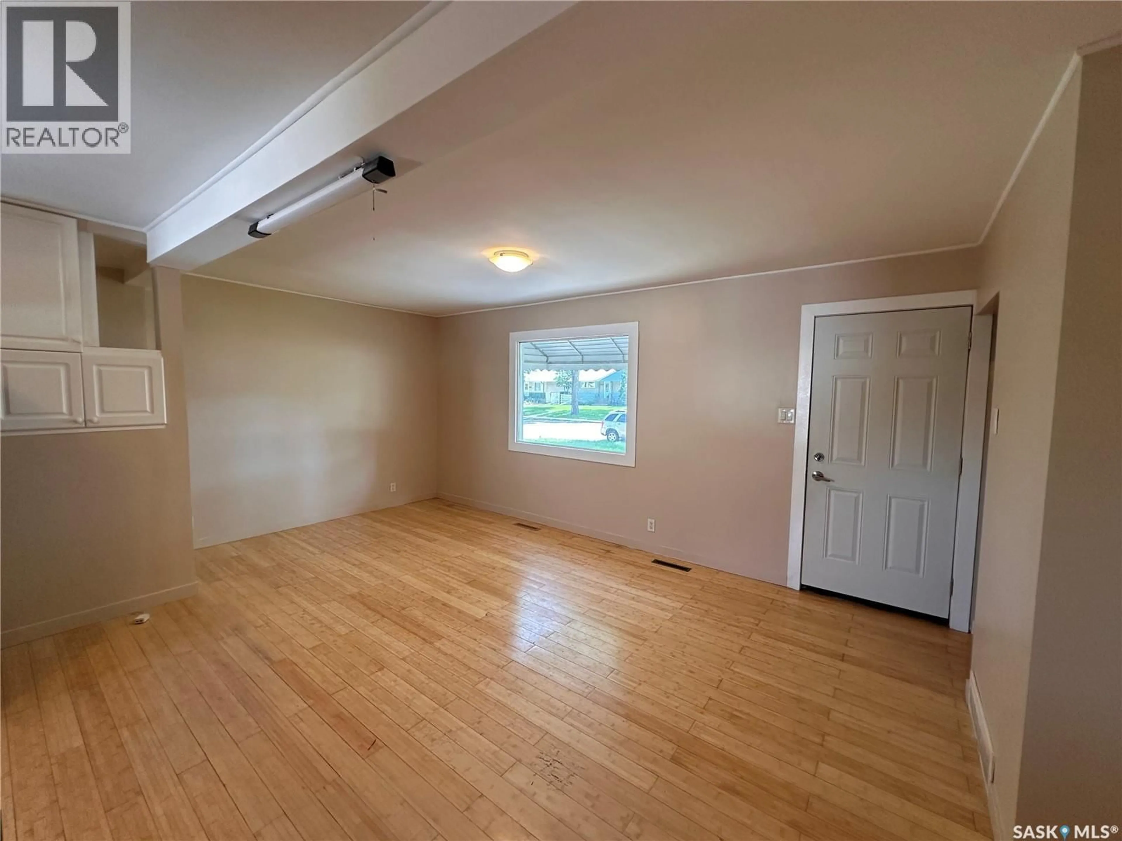 A pic of a room for 1106 10TH AVENUE, Regina Saskatchewan S4N0J2