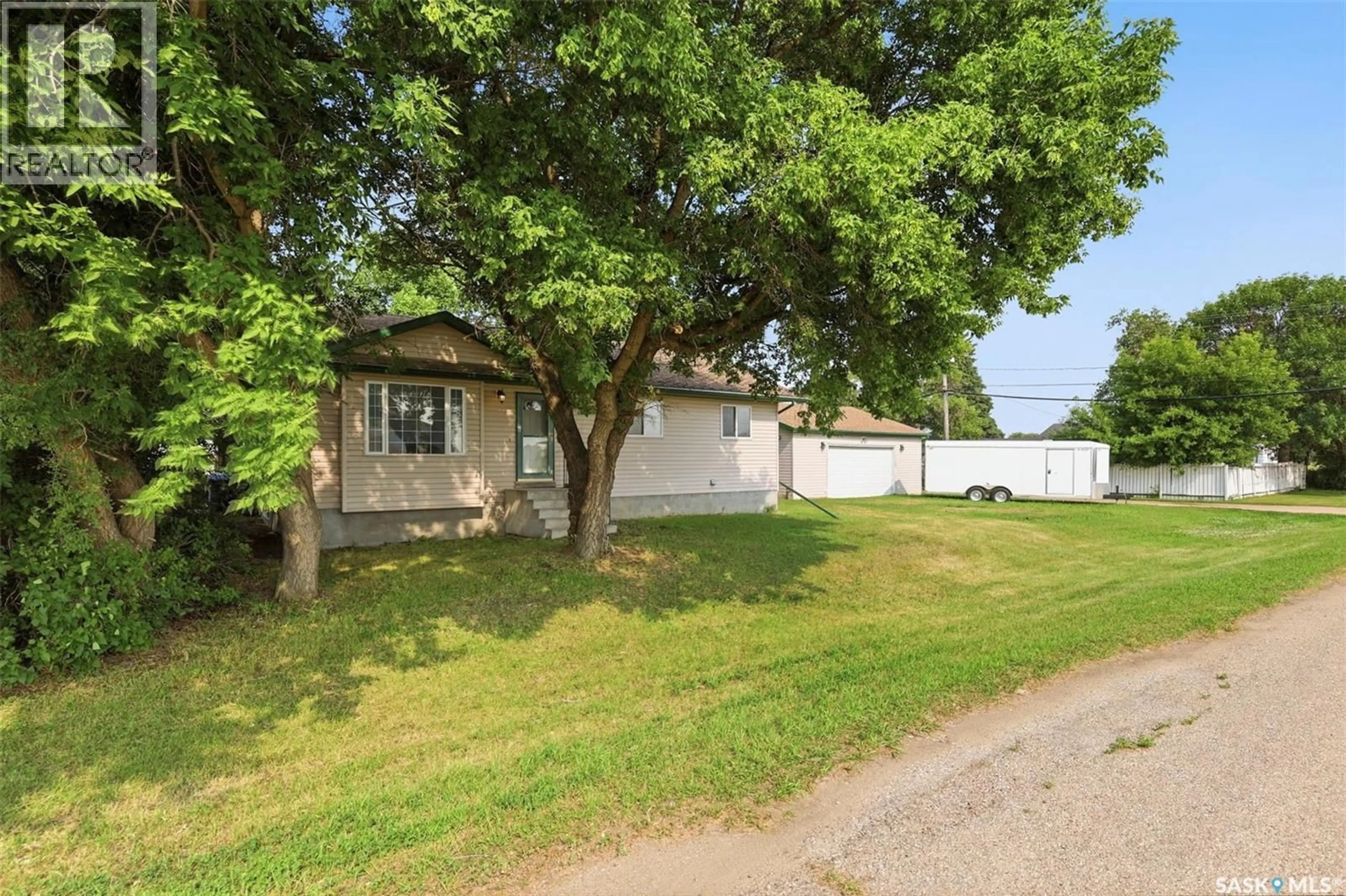 A pic from outside/outdoor area/front of a property/back of a property/a pic from drone, street for 114 FIRST AVENUE, Vanscoy Saskatchewan S0L3J0