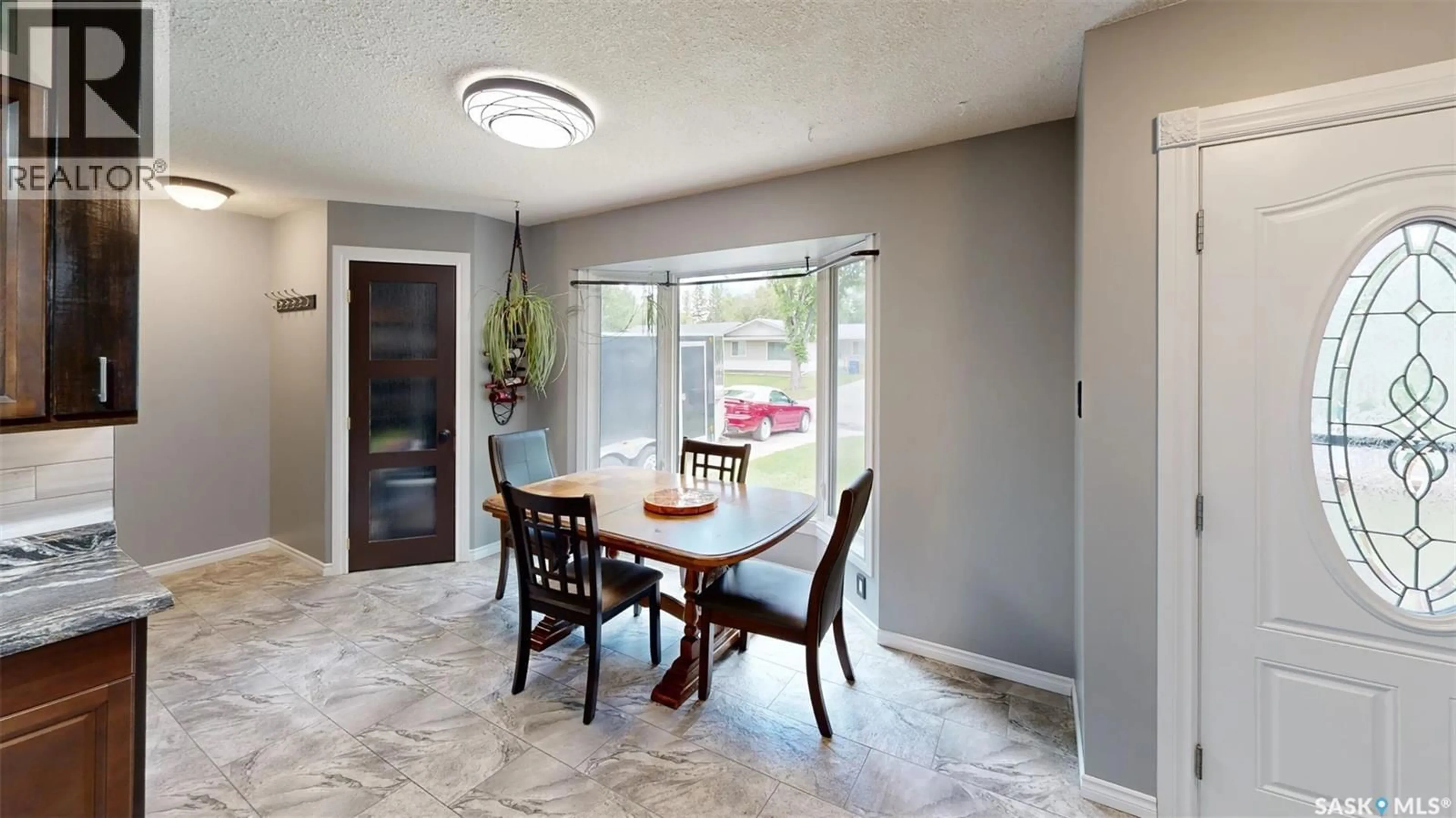Dining room, ceramic/tile floor for 128 RIDDELL CRESCENT, Regina Saskatchewan S4S5L3