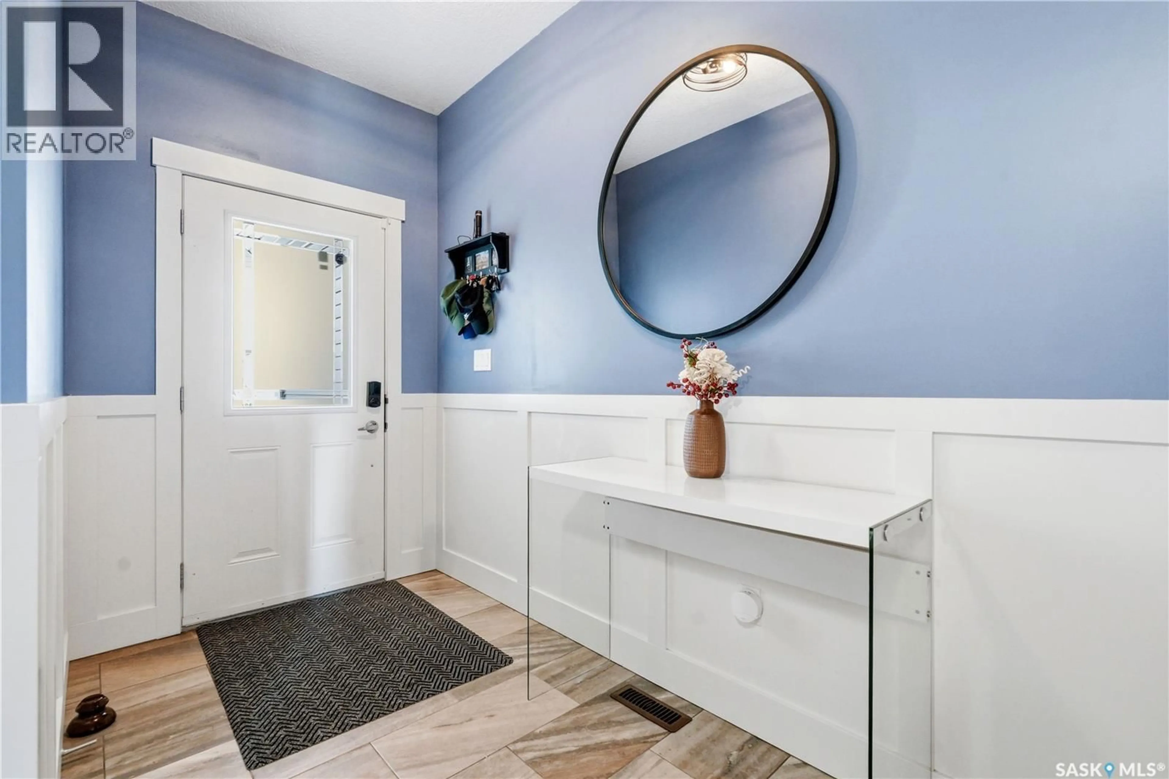 Indoor entryway for 158 3220 11TH STREET, Saskatoon Saskatchewan S7M5M4