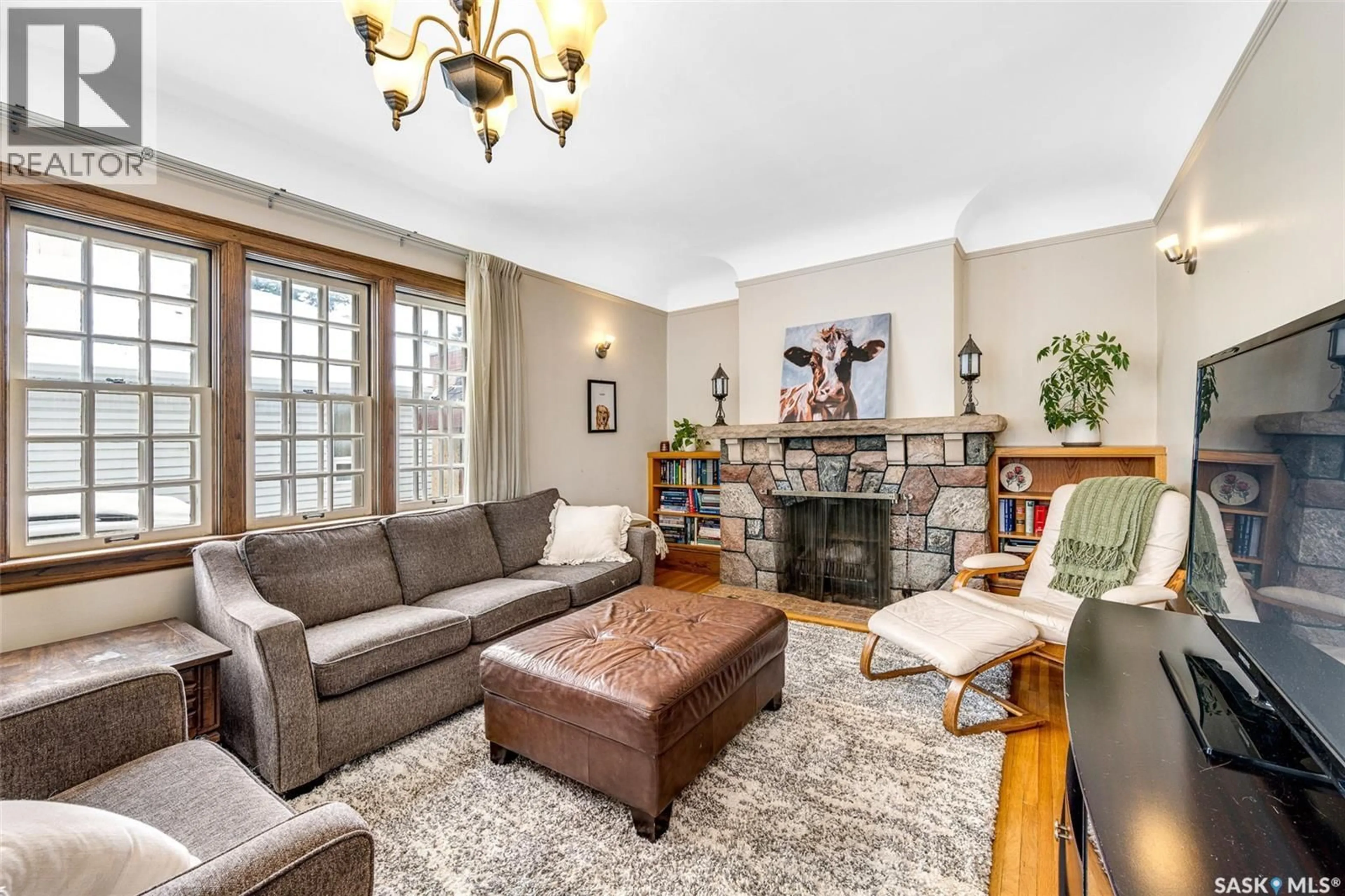Living room with furniture, unknown for 1325 ELLIOTT STREET, Saskatoon Saskatchewan S7N0V7