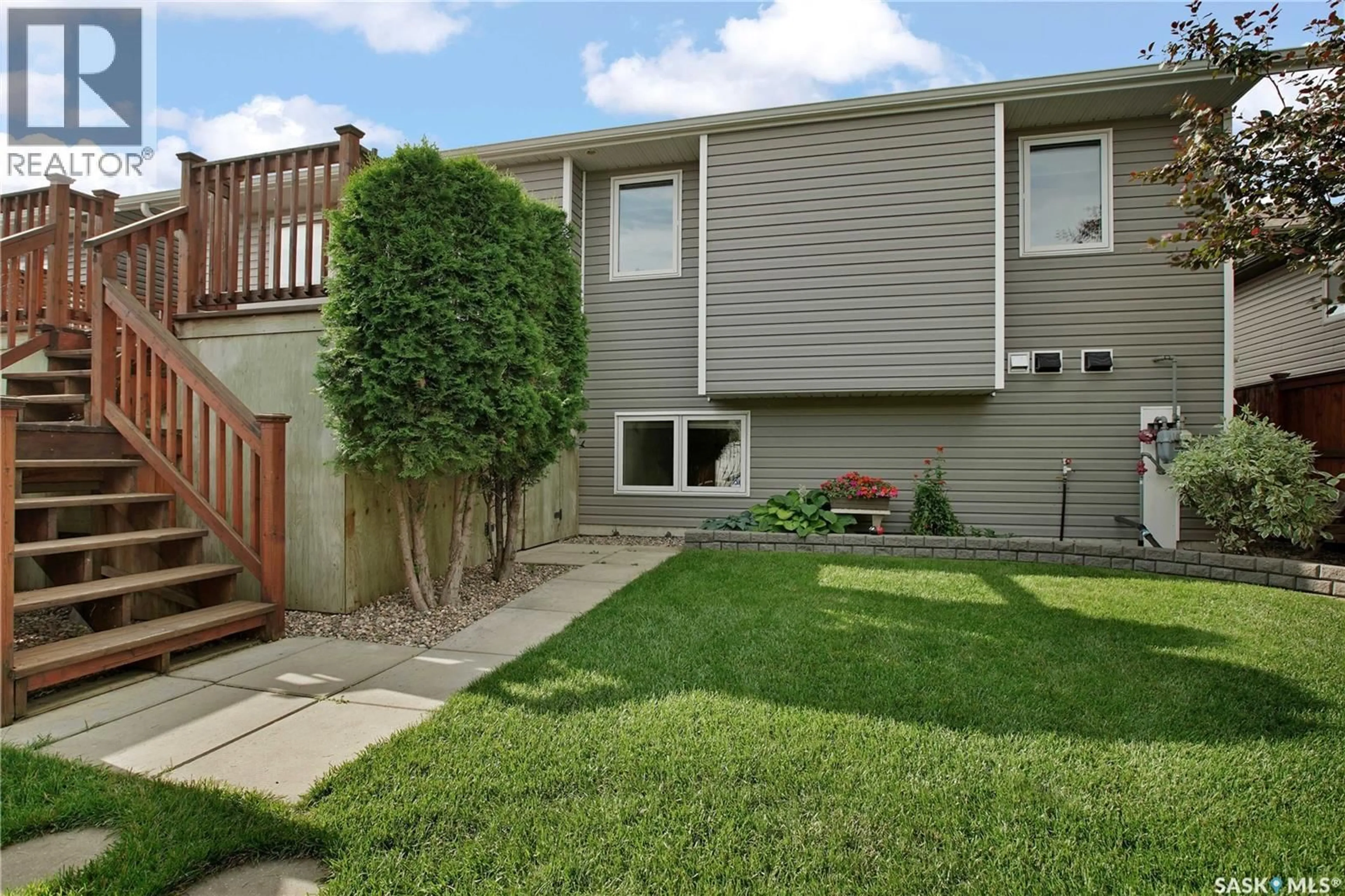 Patio, street for 412 LYLE CRESCENT, Warman Saskatchewan S0K4S1