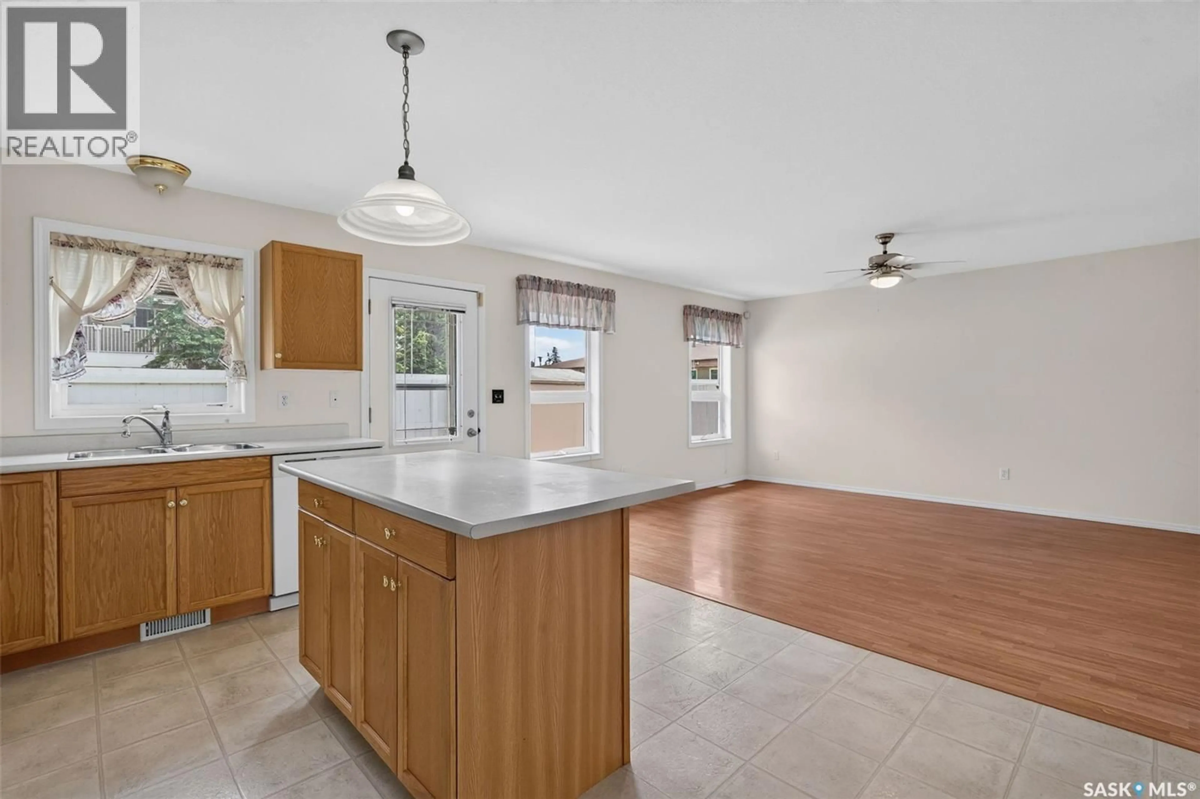 Open concept kitchen, unknown for W - 3 119 MCKENDRY AVENUE, Melfort Saskatchewan S0E1A0