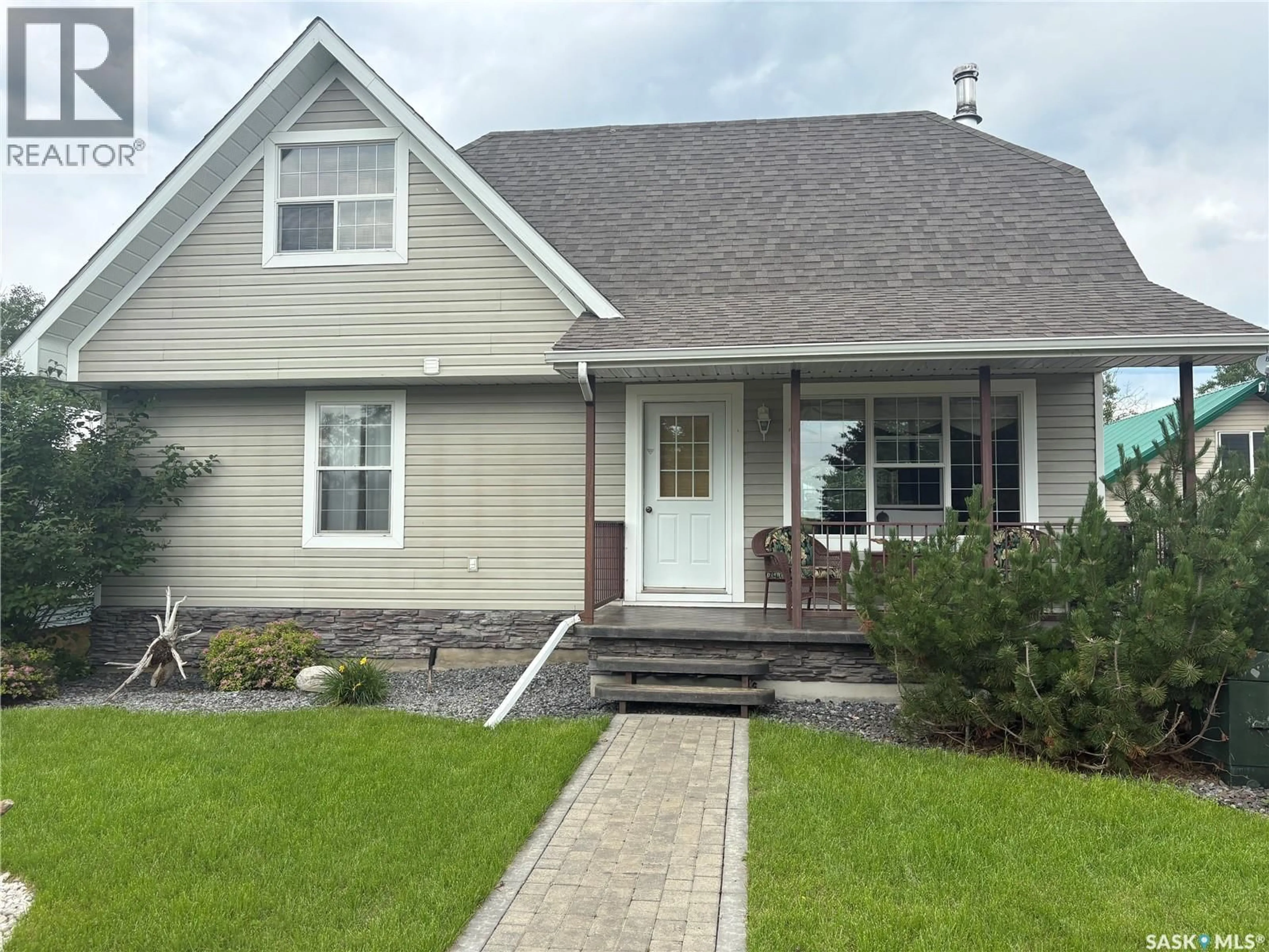 Home with vinyl exterior material, street for Cabin - JOANETTE DR, Leask Rm No. 464 Saskatchewan S0J1M0