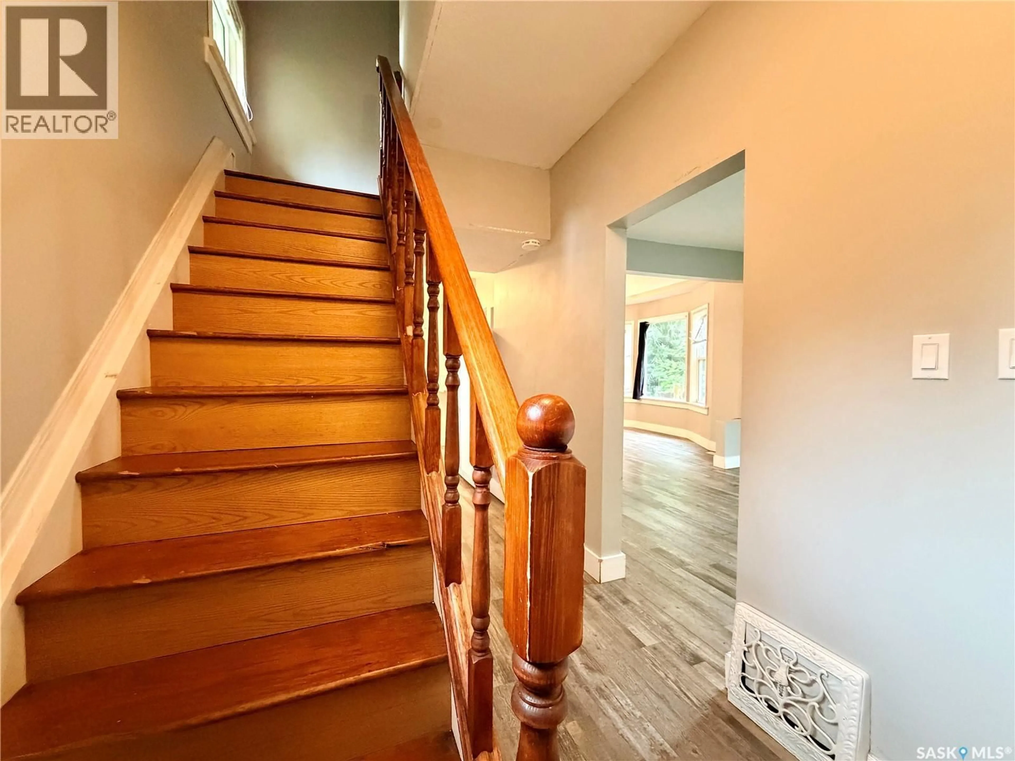 Stairs for 1158 104TH STREET, North Battleford Saskatchewan S9A1N6