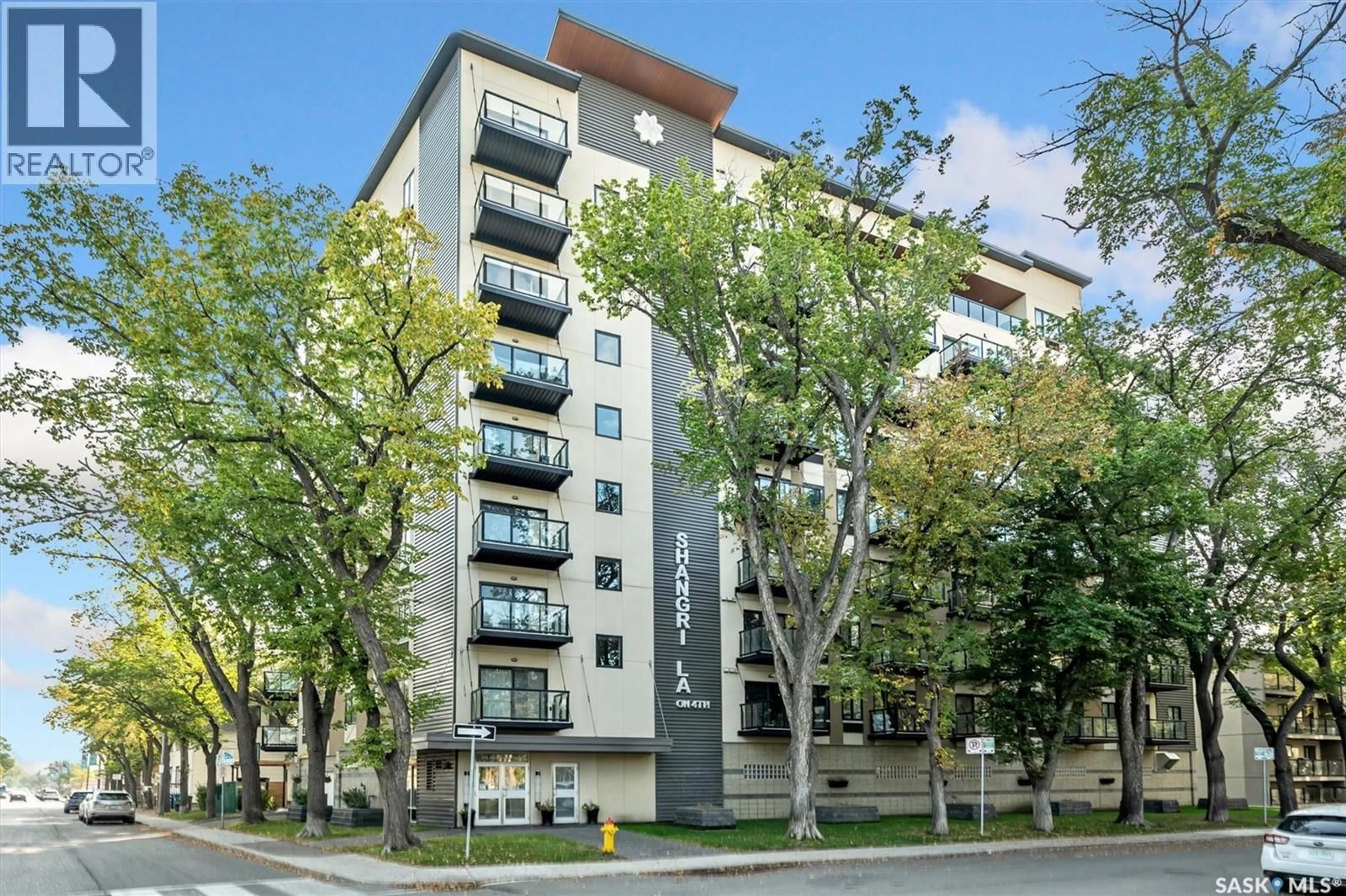 Patio, building for 550 - 504 4TH AVENUE, Saskatoon Saskatchewan S7K2M7
