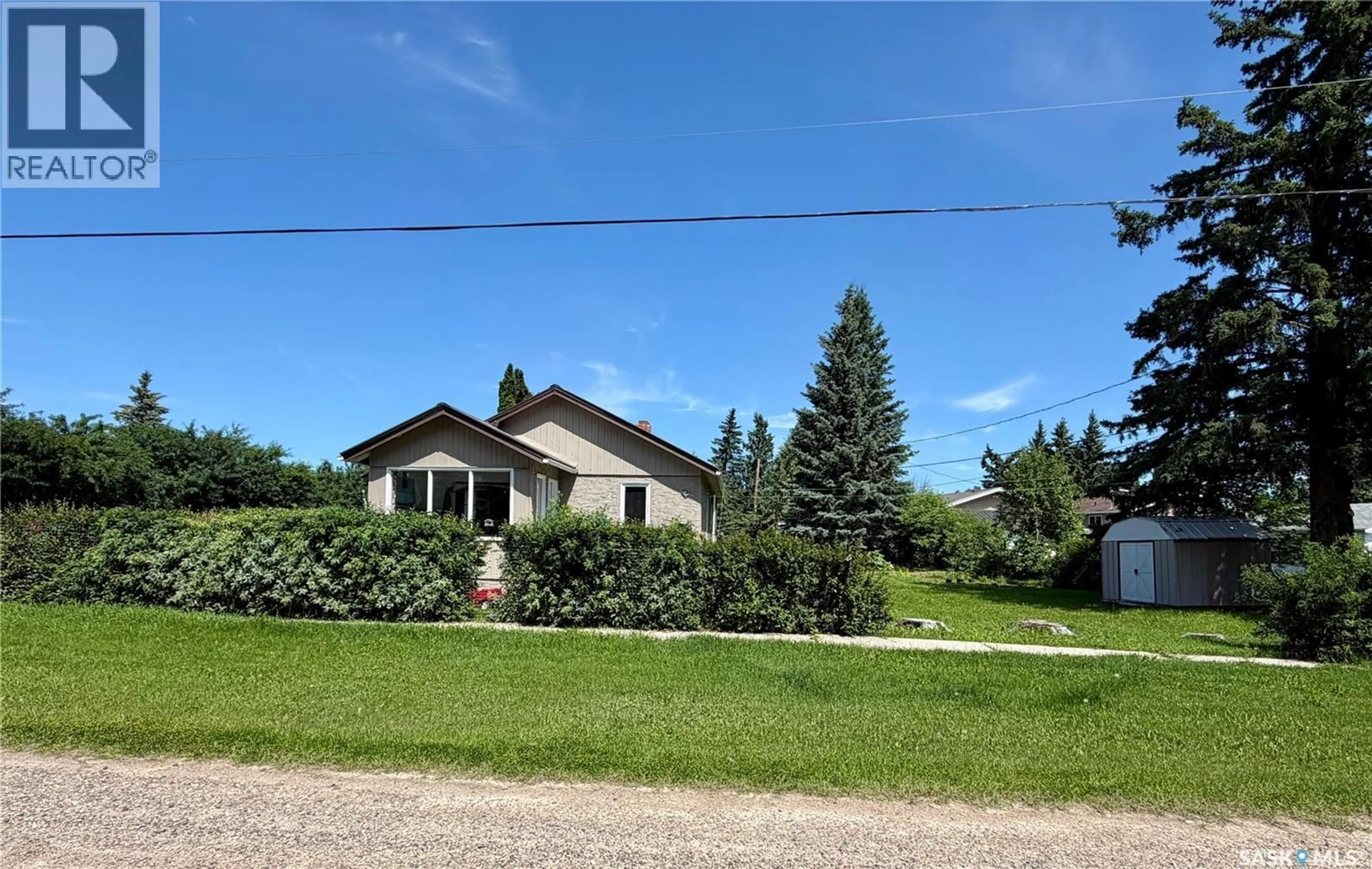 A pic from outside/outdoor area/front of a property/back of a property/a pic from drone, street for 402 4TH STREET, Medstead Saskatchewan S0M1W0