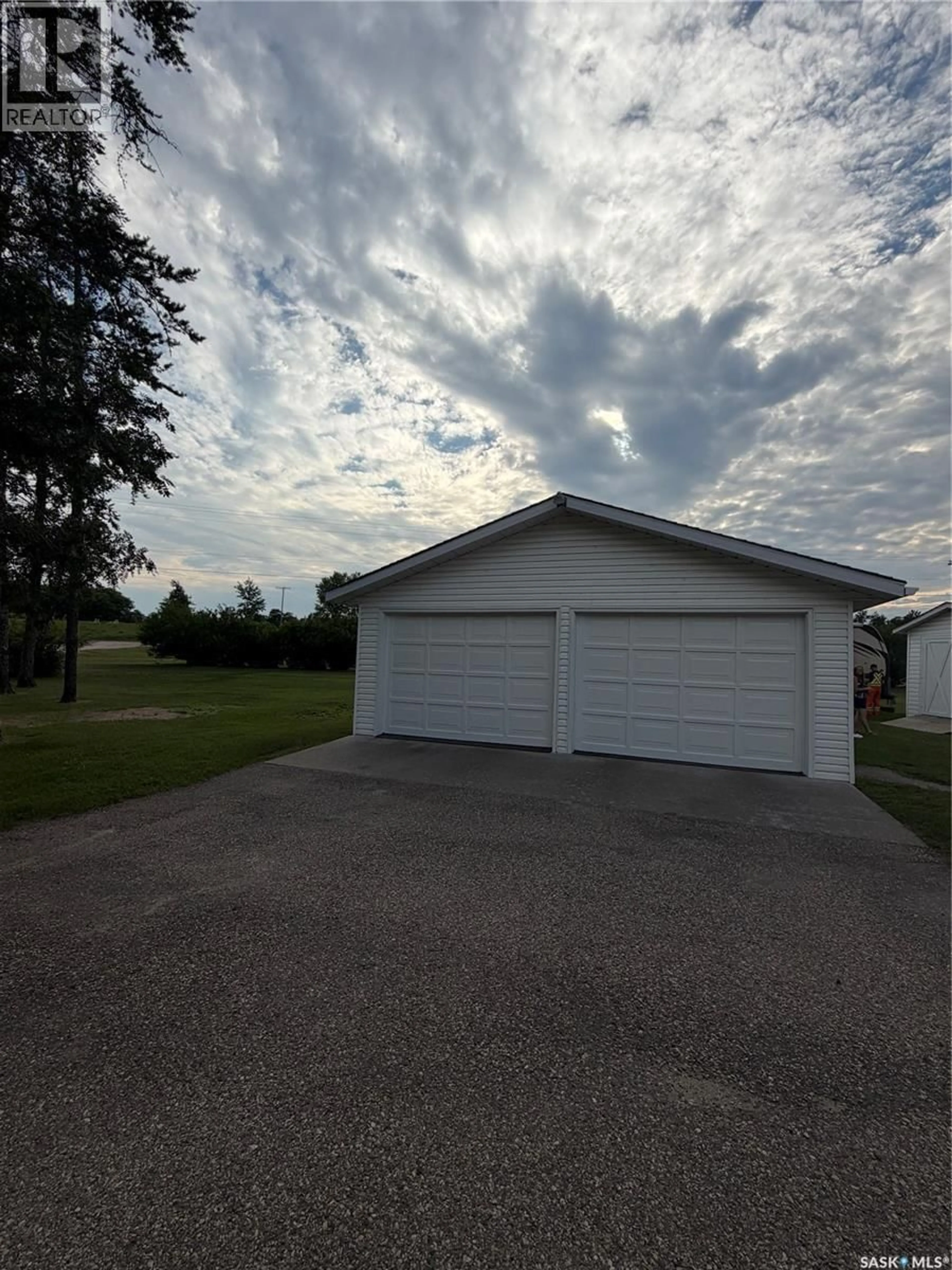 Indoor garage for 01 KIRSTEIN CRESCENT, Hudson Bay Rm No. 394 Saskatchewan S0E0Y0