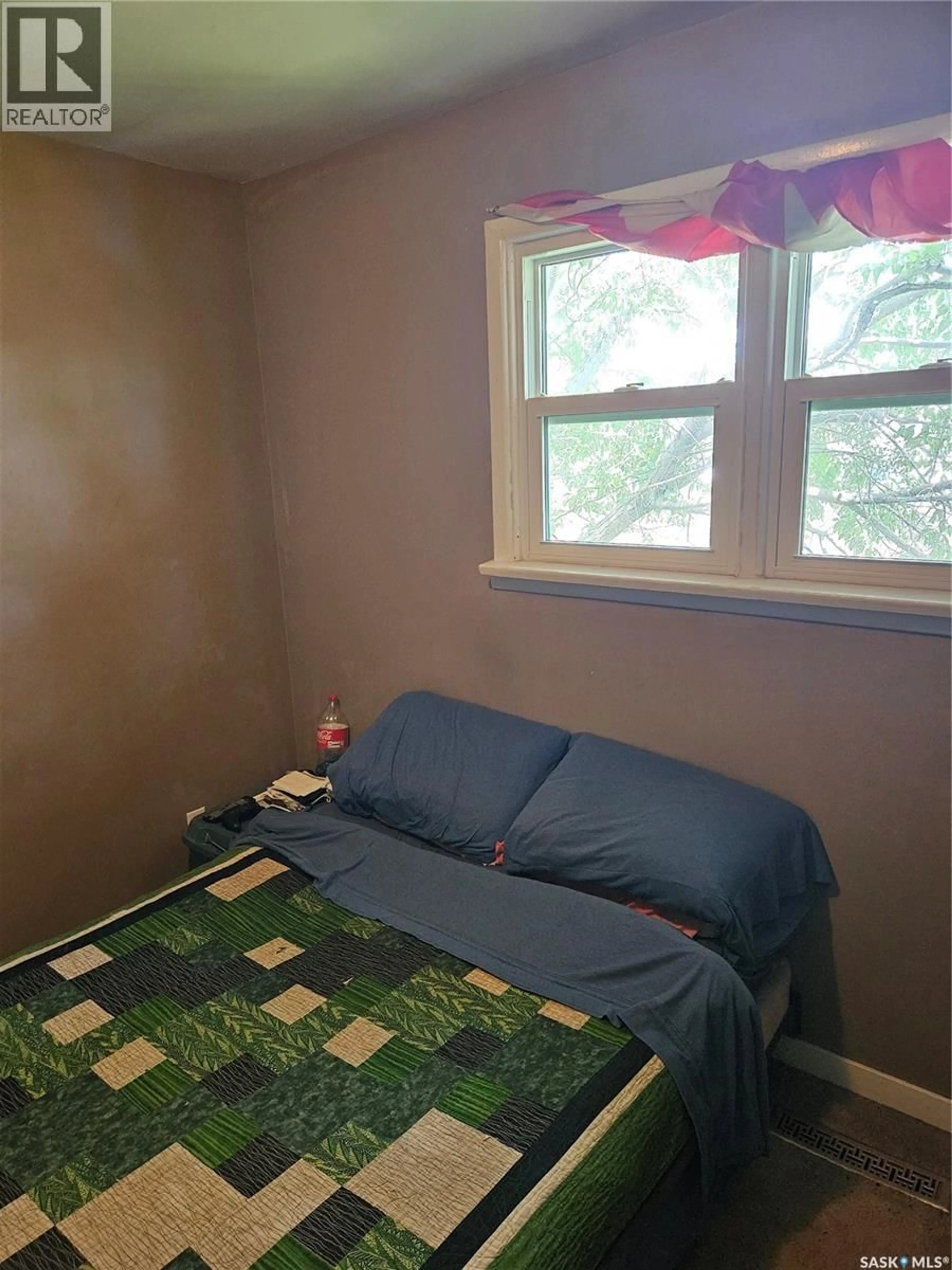 A pic of a room for 1415 BOND STREET, Regina Saskatchewan S4N1X2