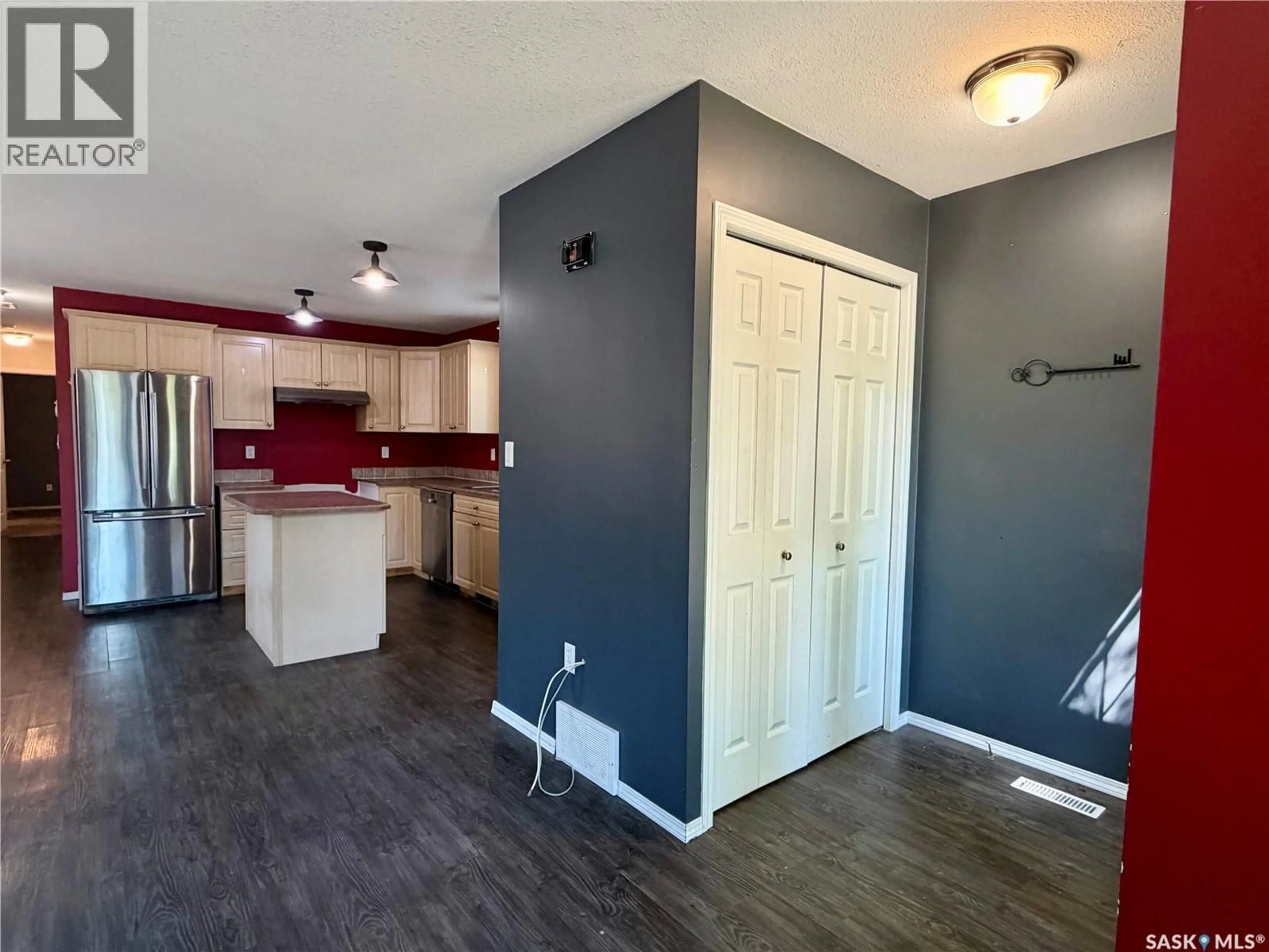 Open concept kitchen, unknown for 1050 HOCHELAGA STREET, Moose Jaw Saskatchewan S6H2H9