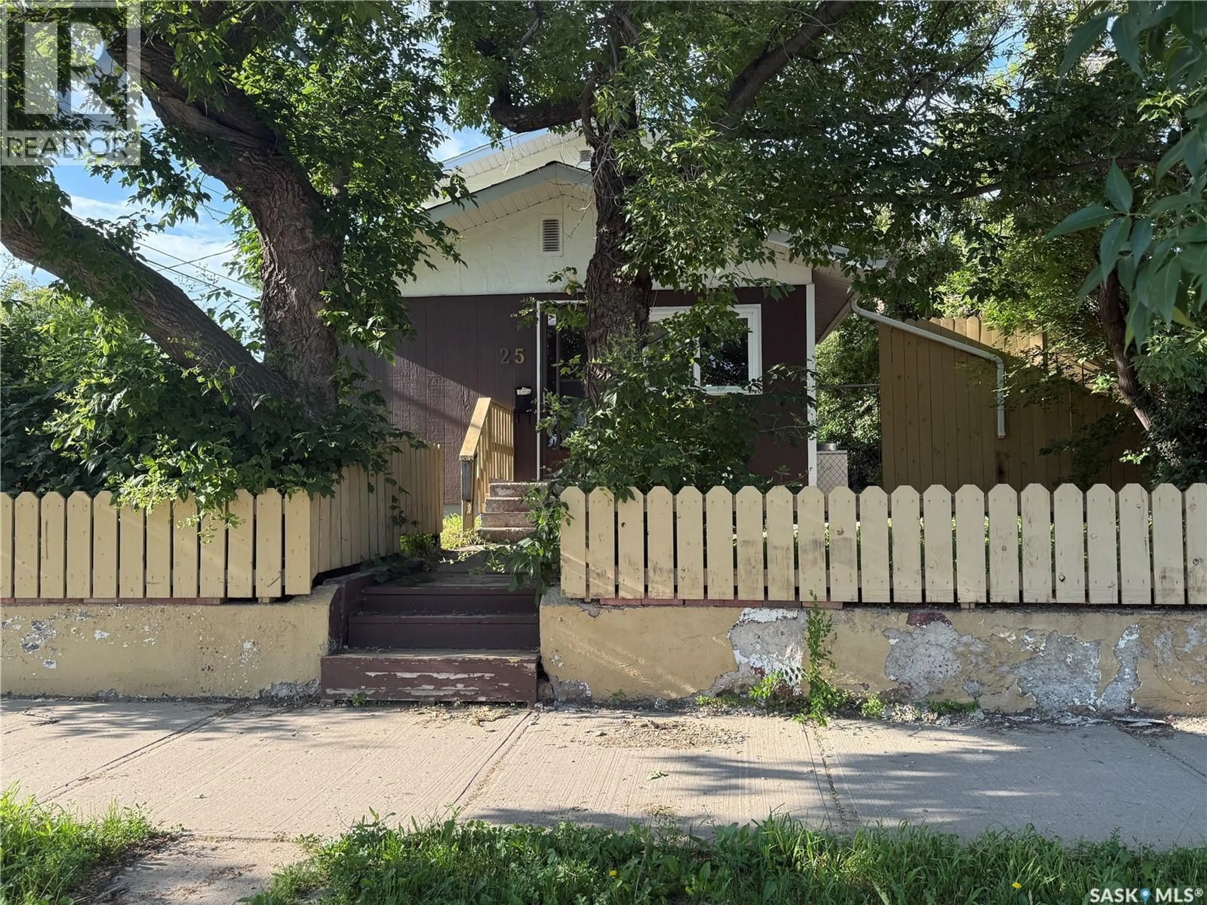 Unknown for 25 HOME STREET, Moose Jaw Saskatchewan S6H4X2