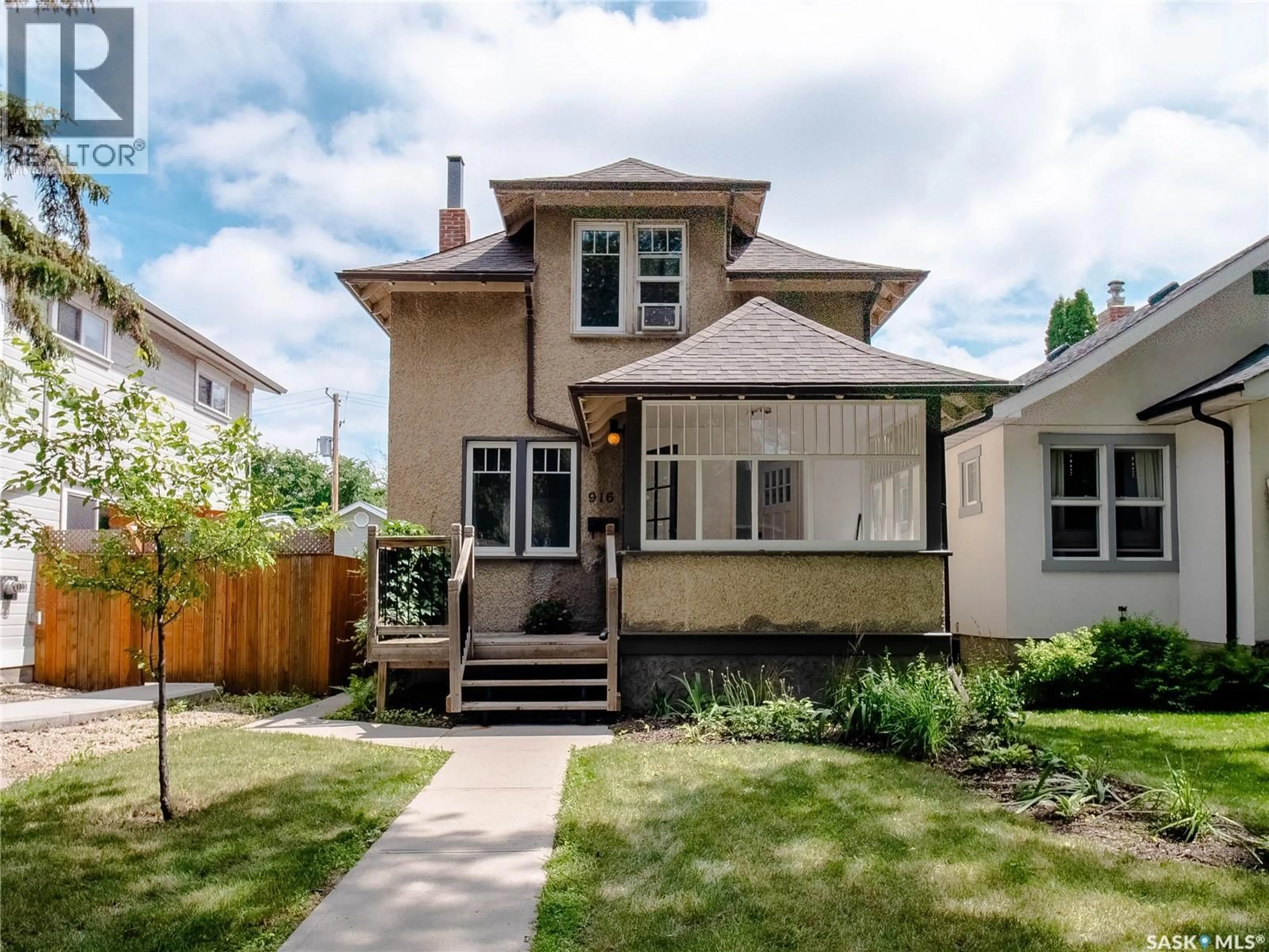 Home with brick exterior material, street for 916 6TH AVENUE, Saskatoon Saskatchewan S7K2T4