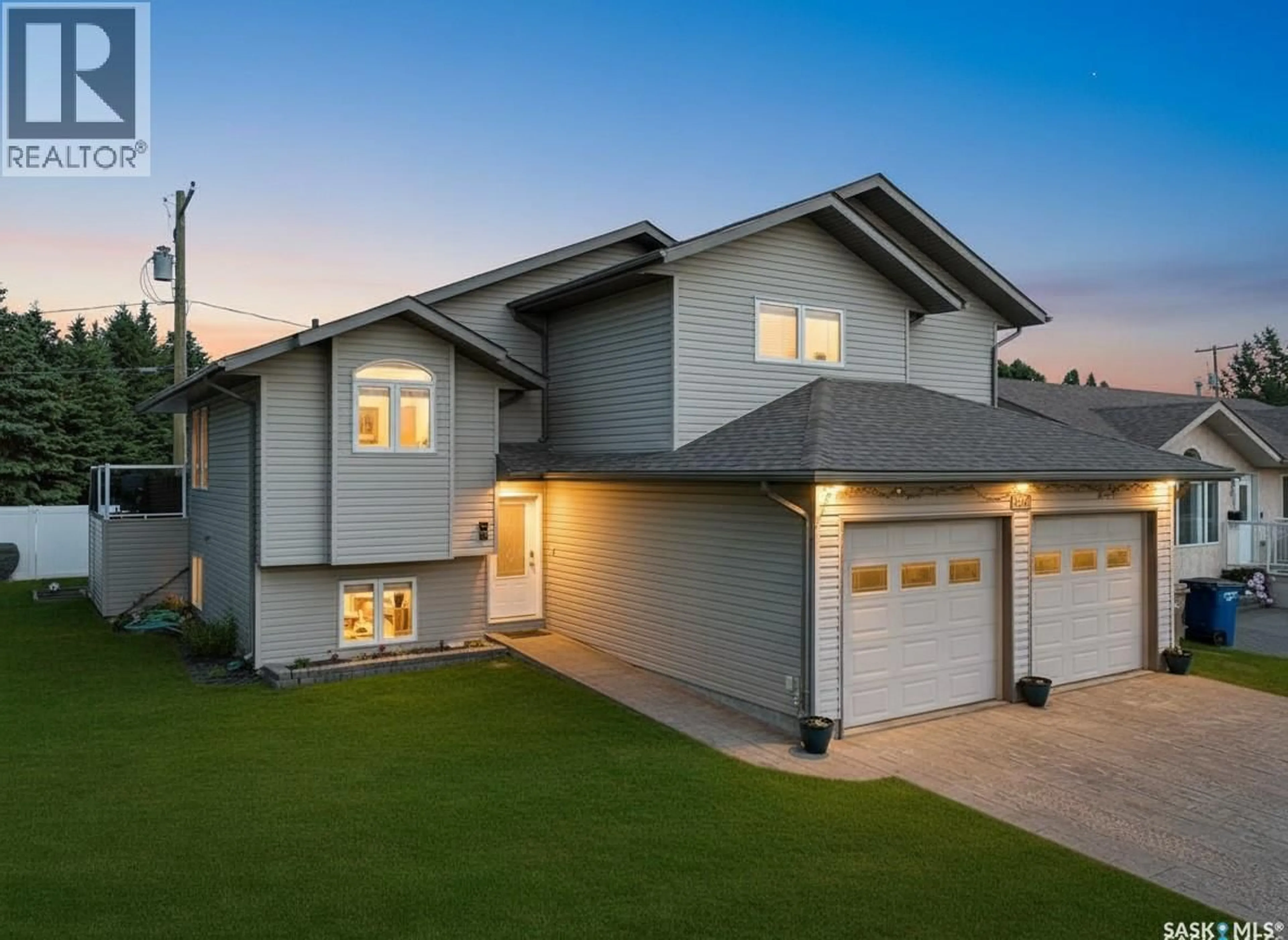 Home with vinyl exterior material, street for 731 ADAMSON CRESCENT, Shellbrook Saskatchewan S0J0B8