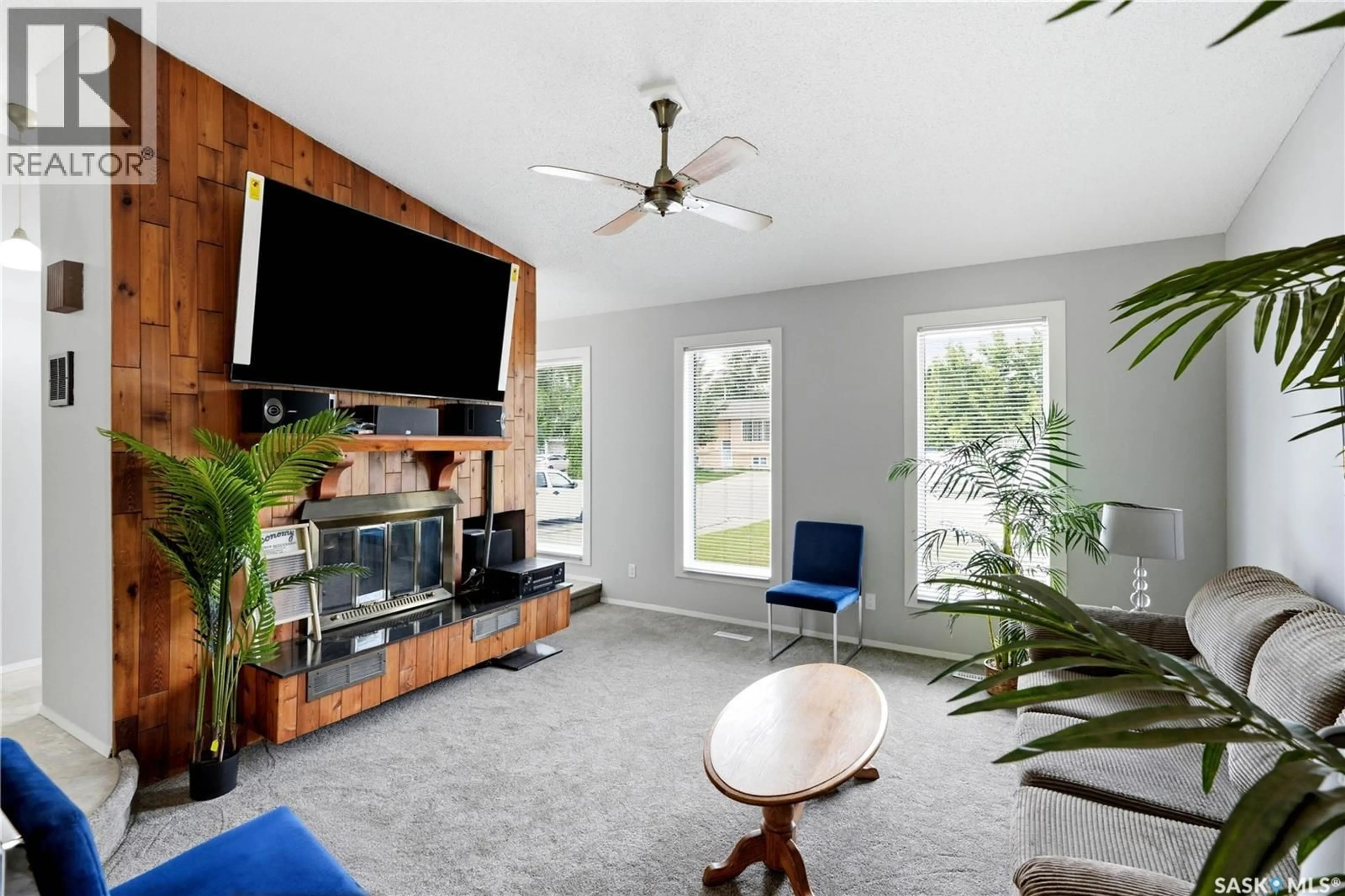 Living room with furniture, unknown for 130 FLAVELLE CRESCENT, Saskatoon Saskatchewan S7L6L2