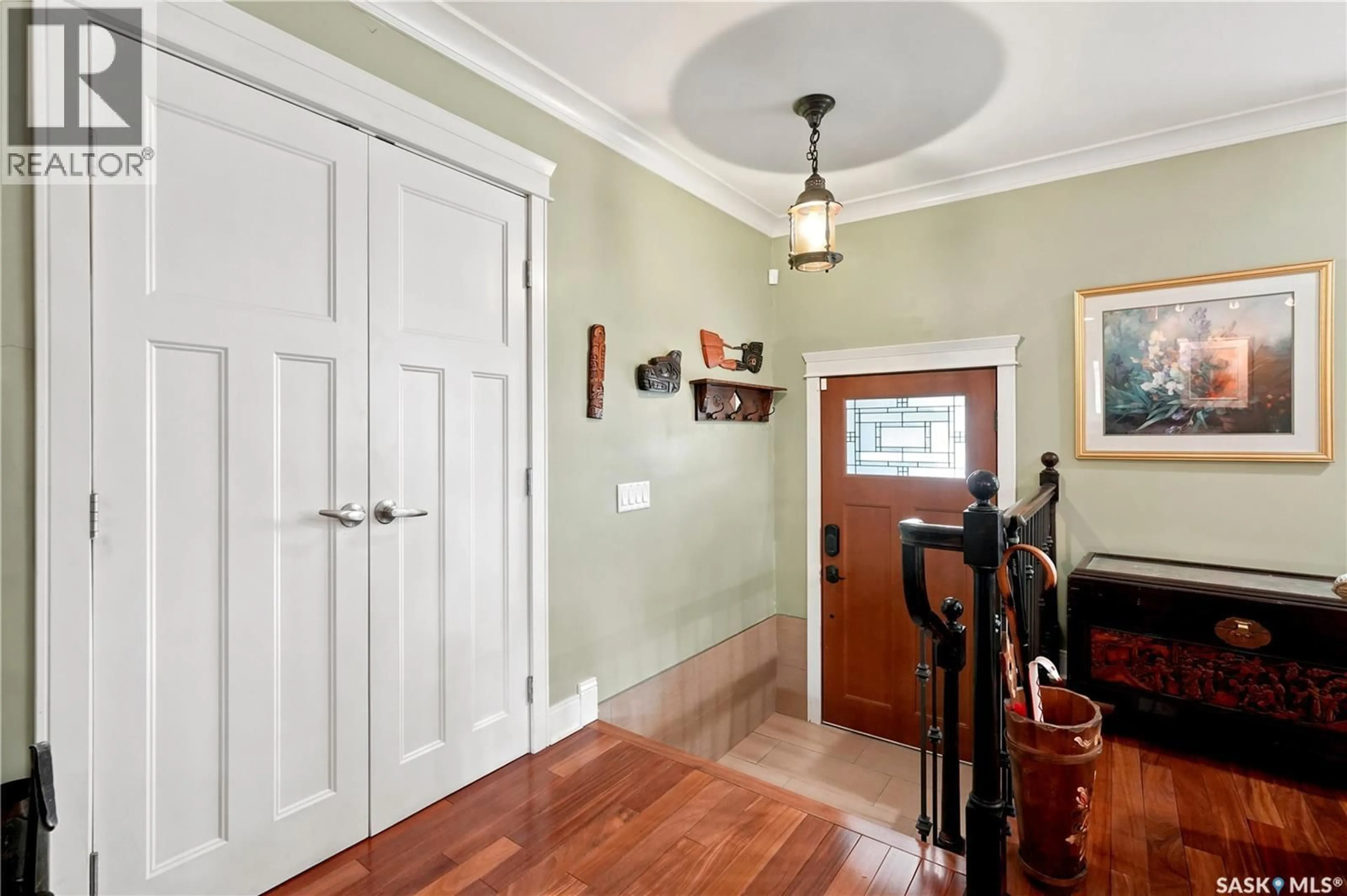 Indoor entryway for 22 WESSON BAY, Regina Saskatchewan S4S6J5